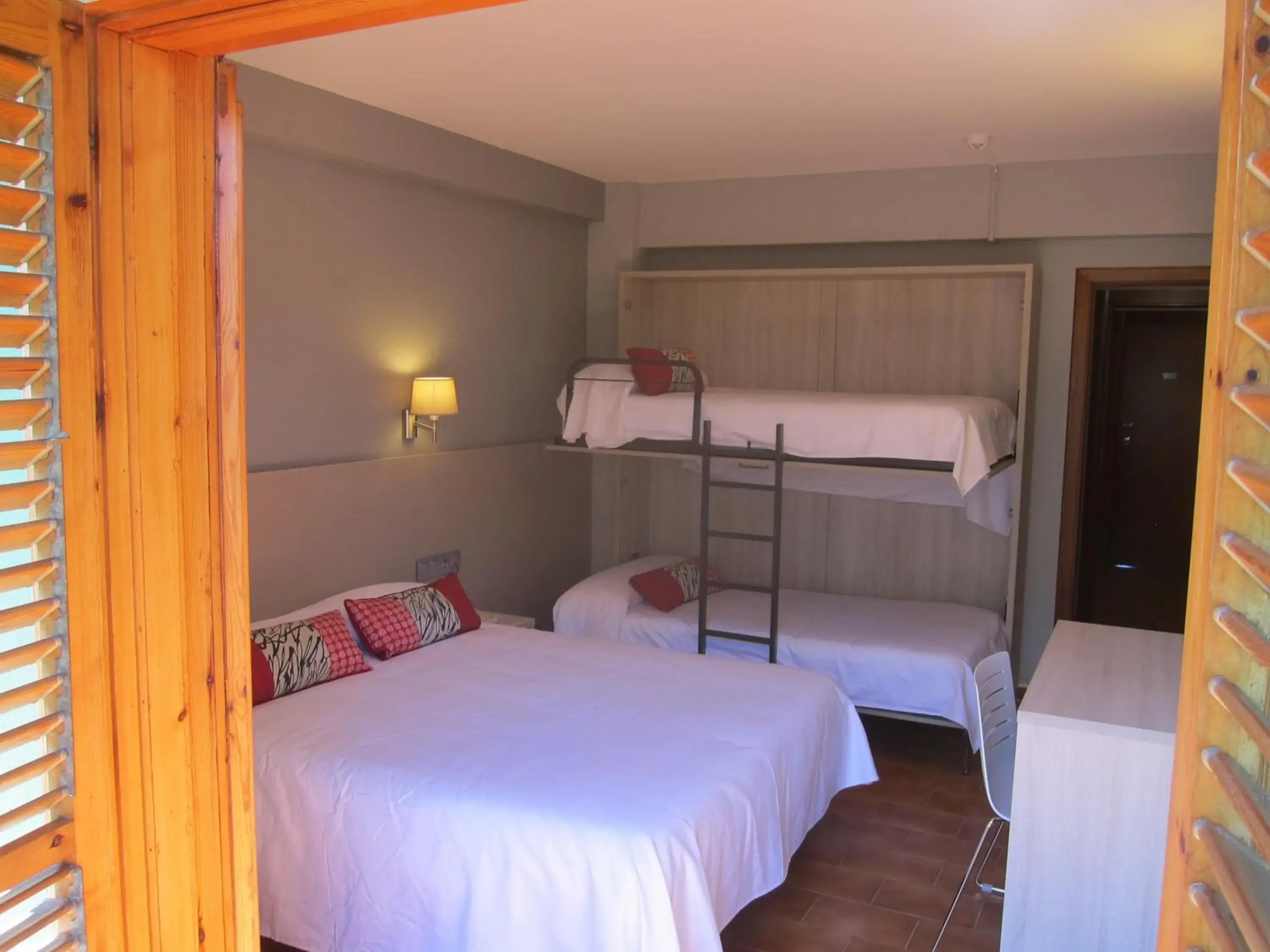 Bedroom, Bunk Bed in Hotel Meson de LAinsa