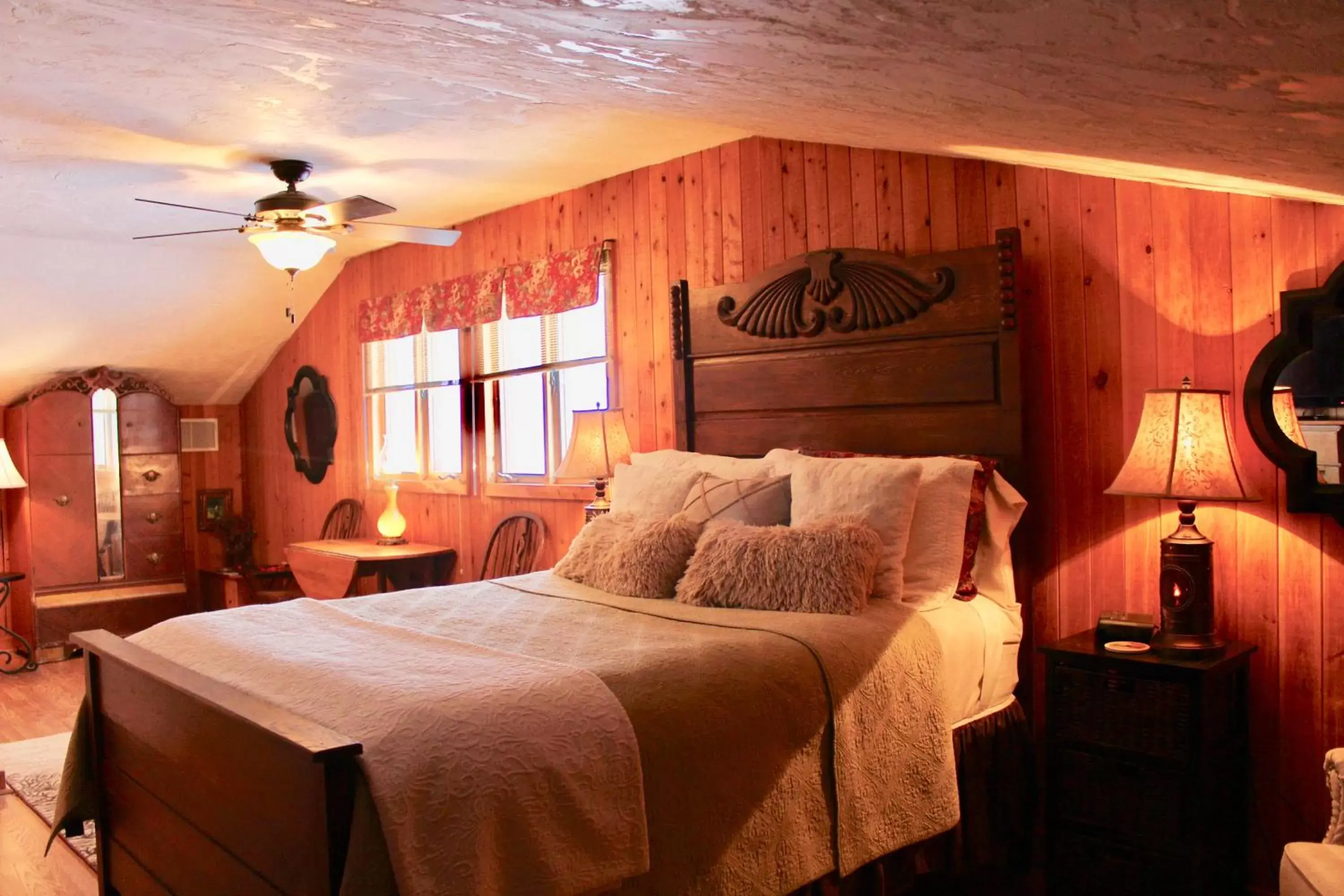 Bedroom, Bed in The Inn at White Oak