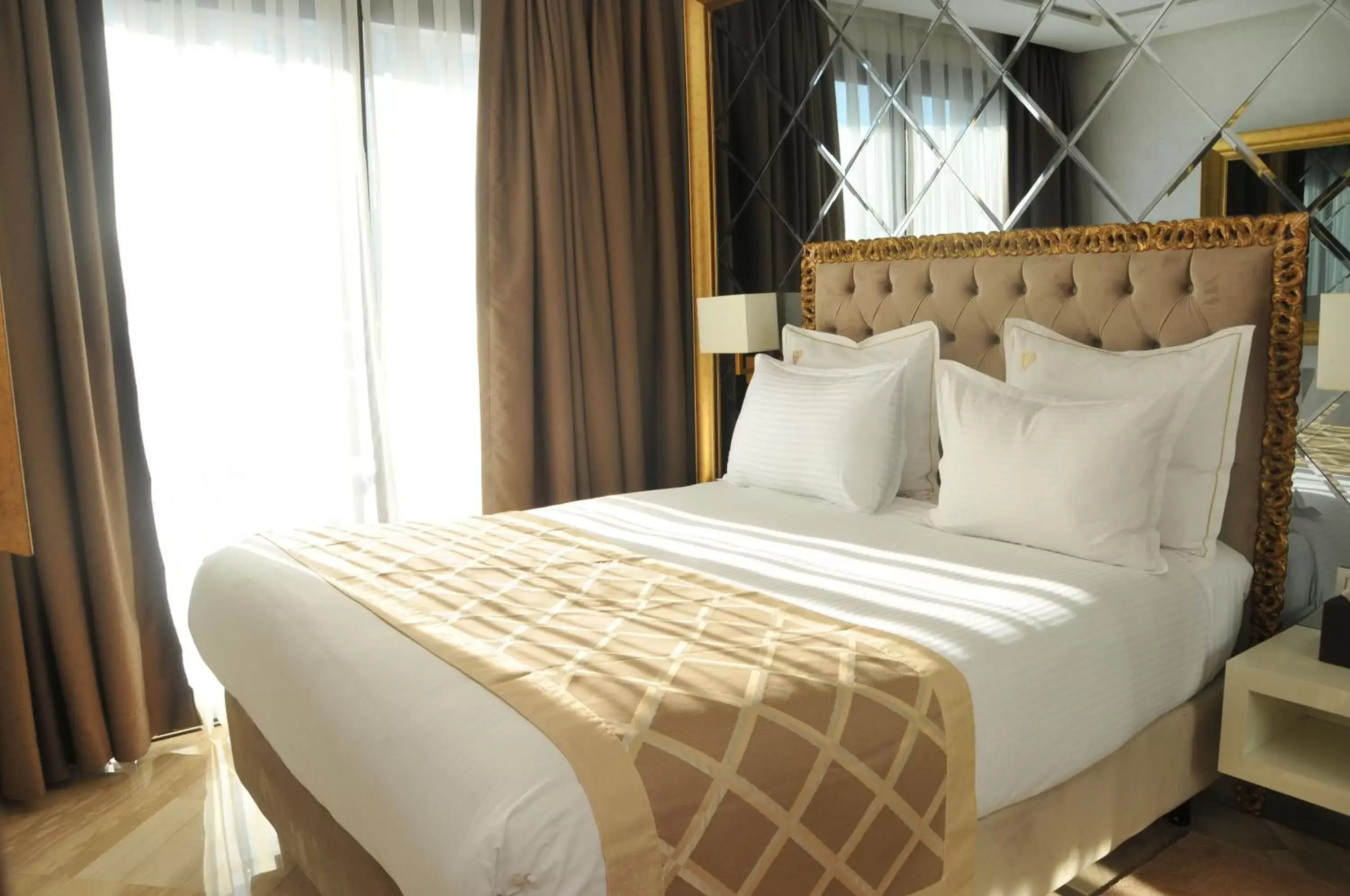 Bedroom, Bed in Suite Hotel Casa Diamond