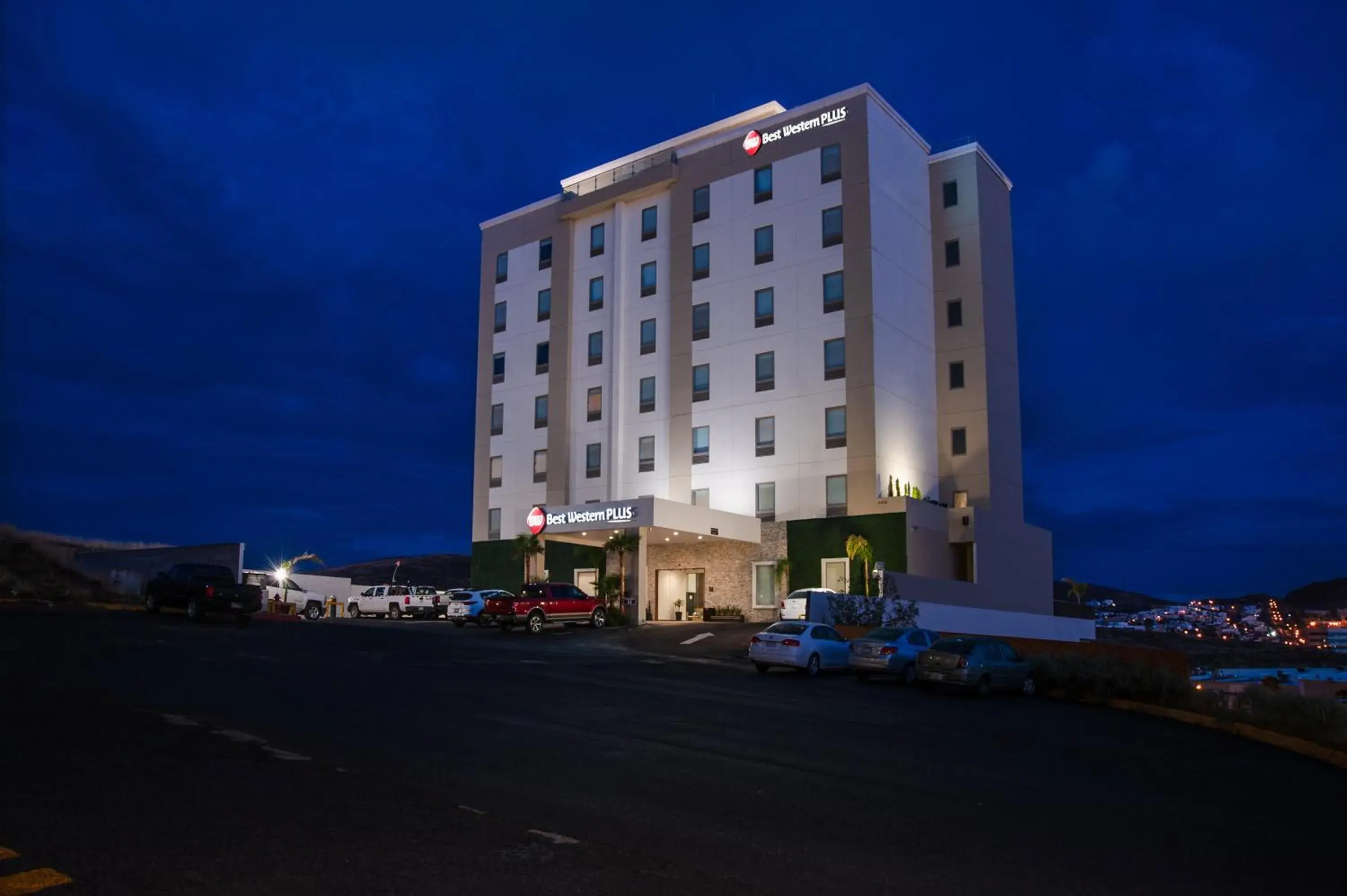 Facade/entrance, Property Building in Best Western Plus Chihuahua Juventud