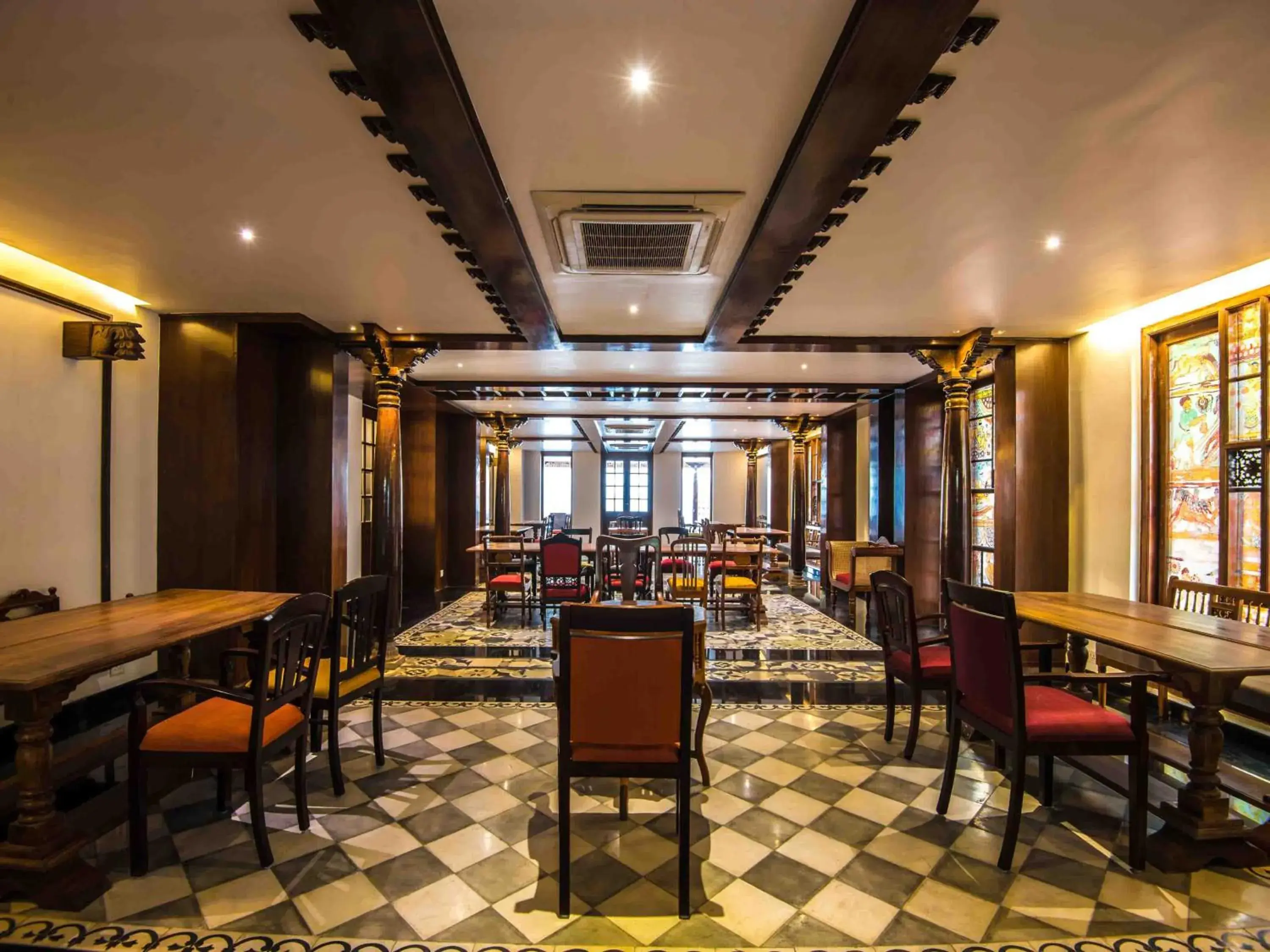 Restaurant/Places to Eat in Svatma Heritage Hotel