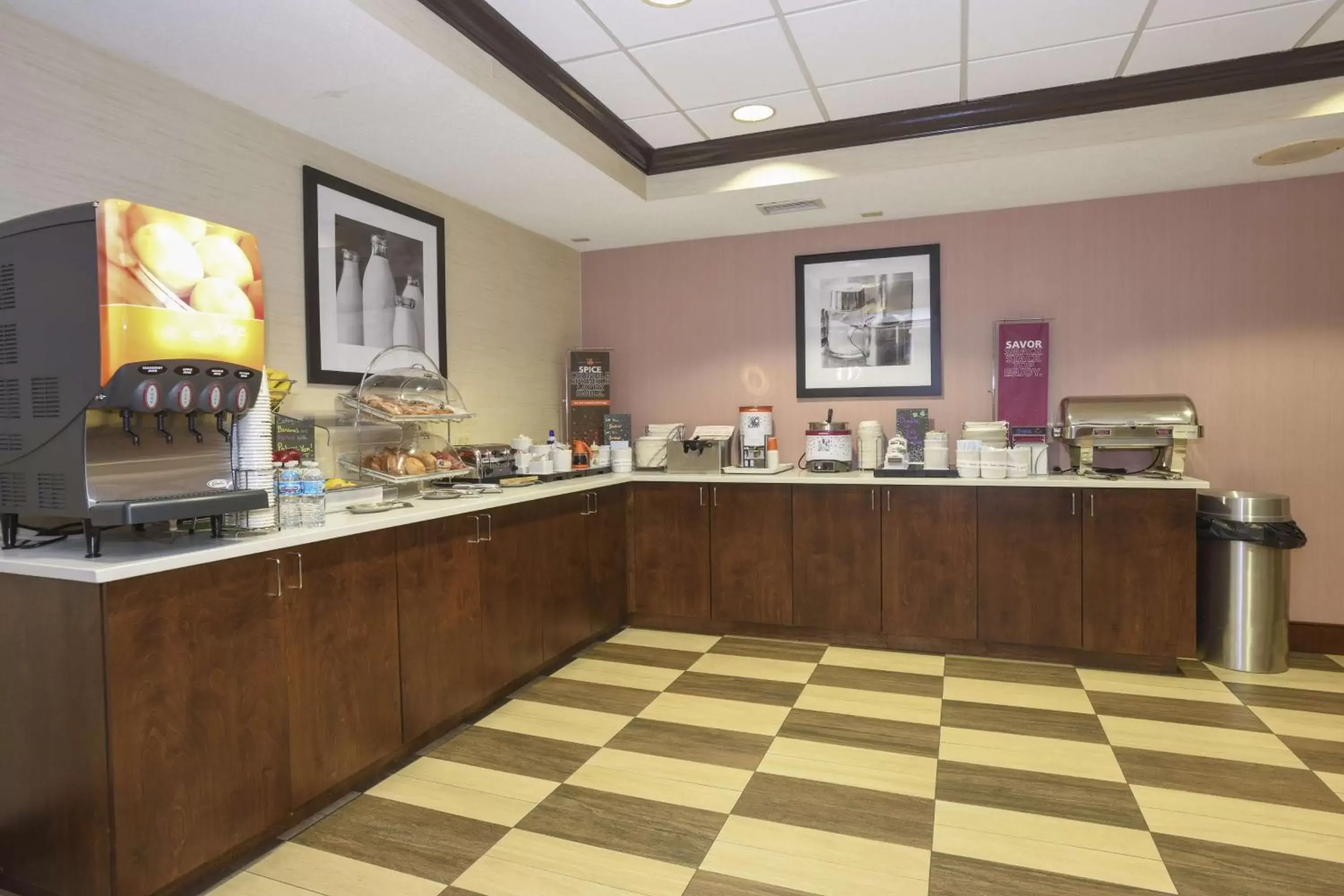 Breakfast, Restaurant/Places to Eat in Hampton Inn Cincinnati Eastgate