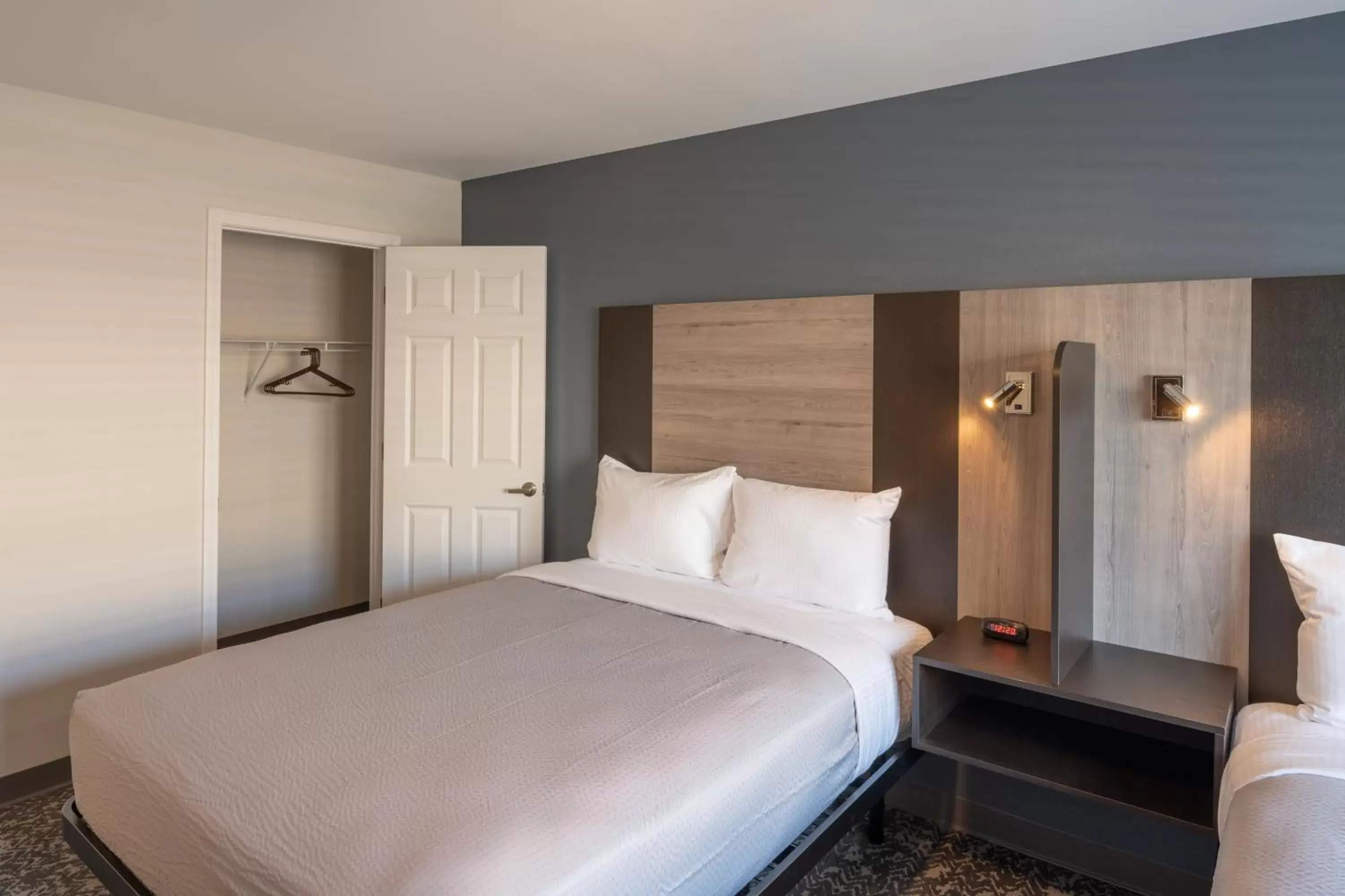 Bedroom, Bed in stayAPT Suites Alexandria-Fort Belvoir Bedroom, Bed in stayAPT Suites Alexandria-Fort Belvoir