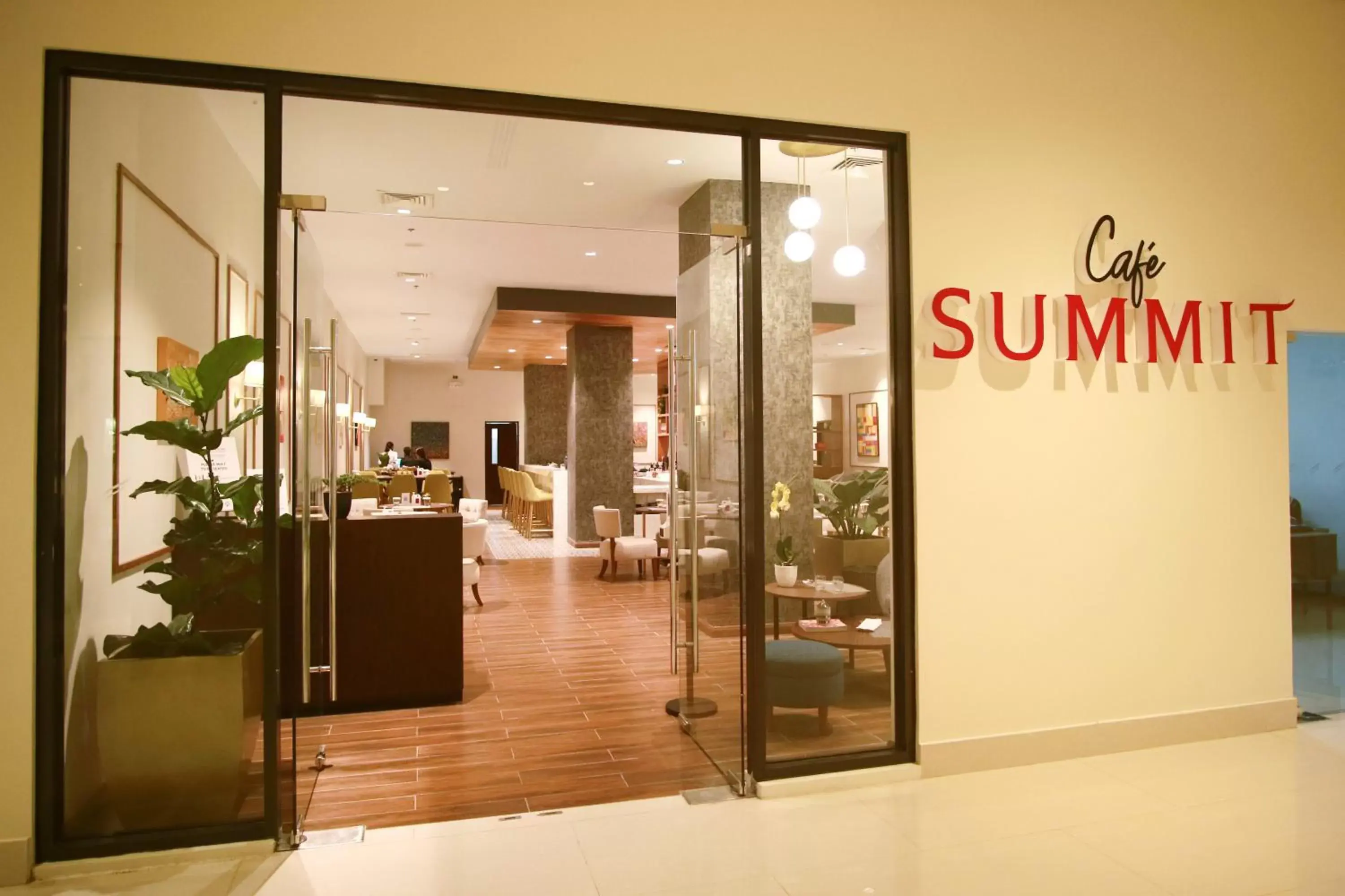 Restaurant/places to eat in Summit Hotel Naga