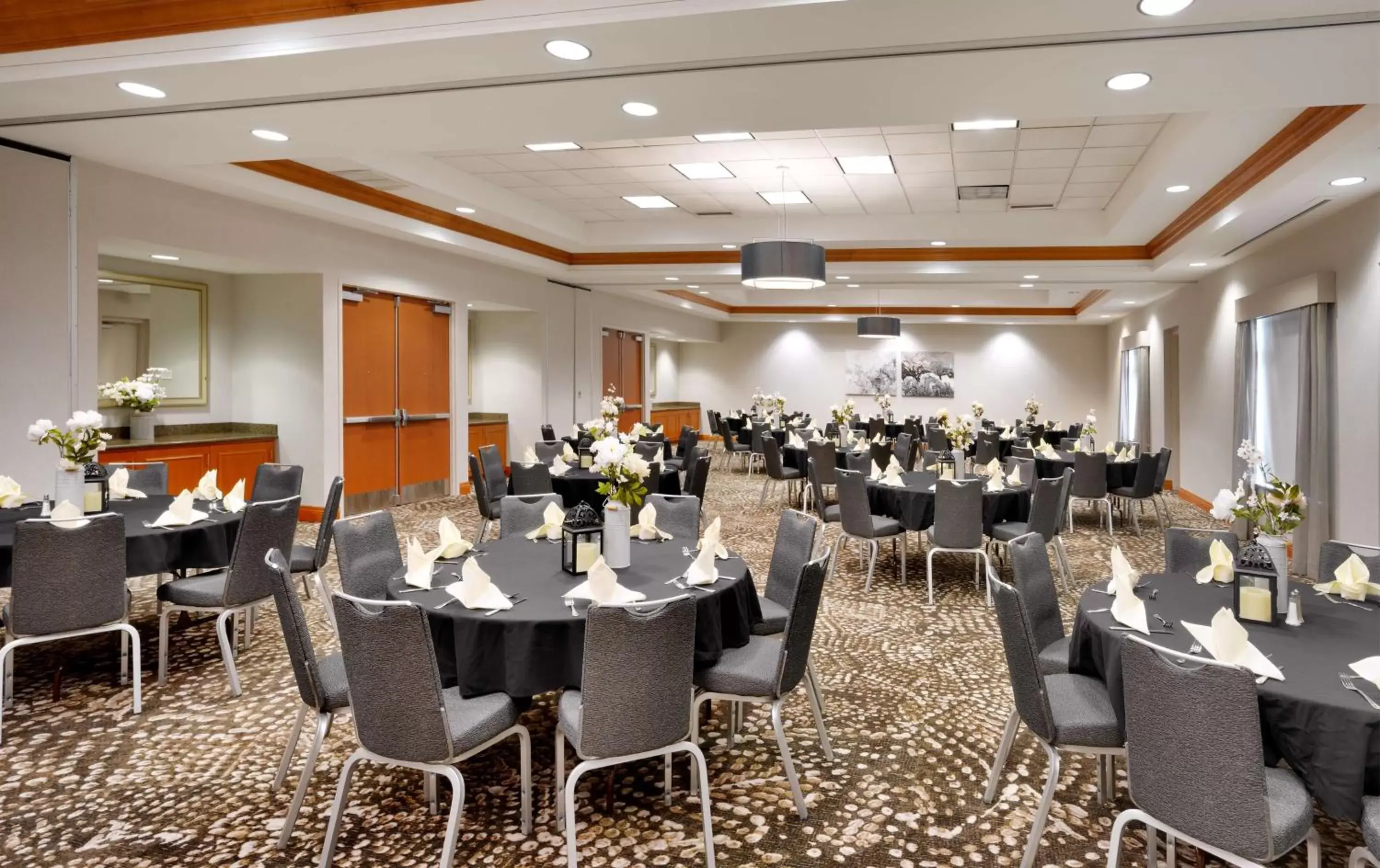 Meeting/conference room, Restaurant/Places to Eat in Hilton Garden Inn Salt Lake City/Sandy