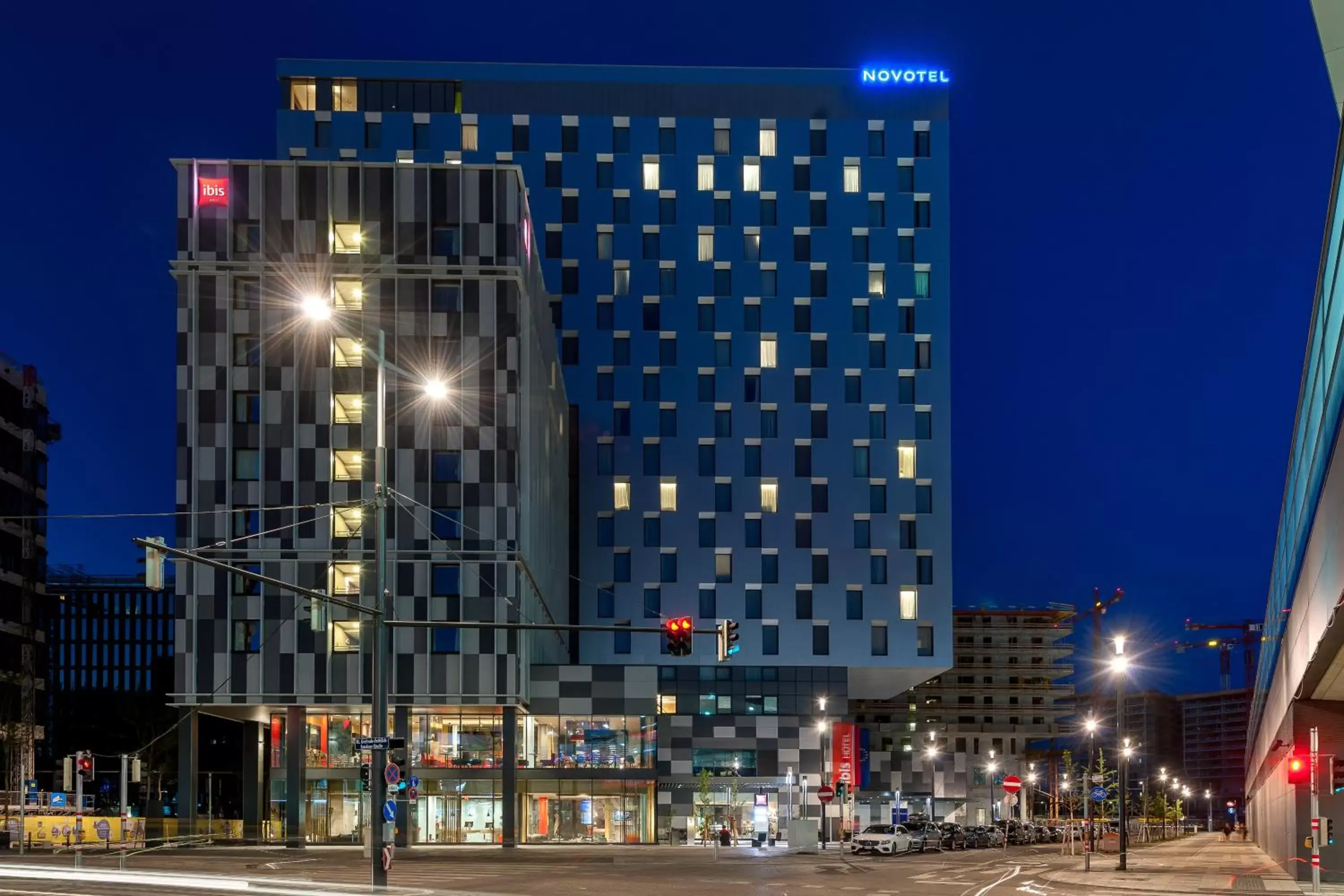 Facade/entrance in ibis Wien Hauptbahnhof