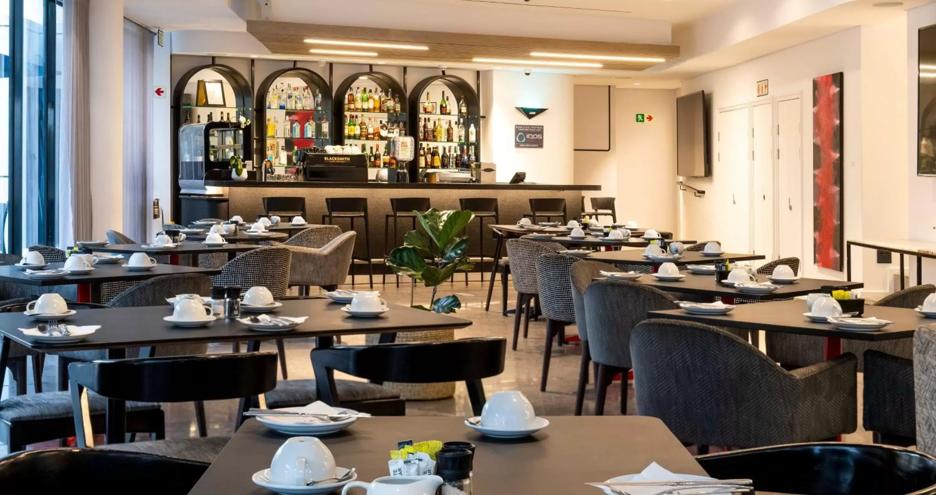 Restaurant/Places to Eat in ANEW Hotel Green Point Cape Town