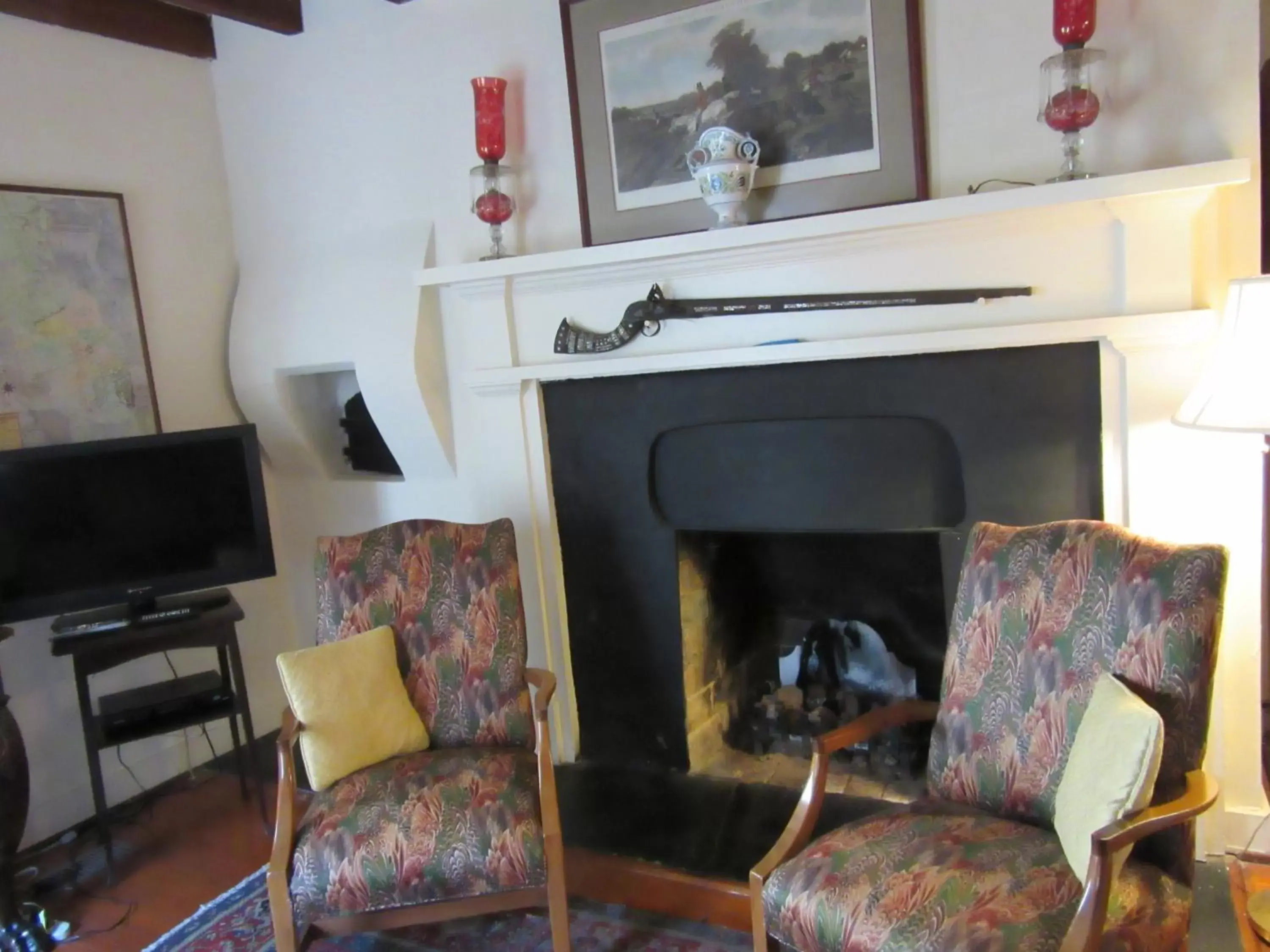 Seating Area in Historic 86 Church Street