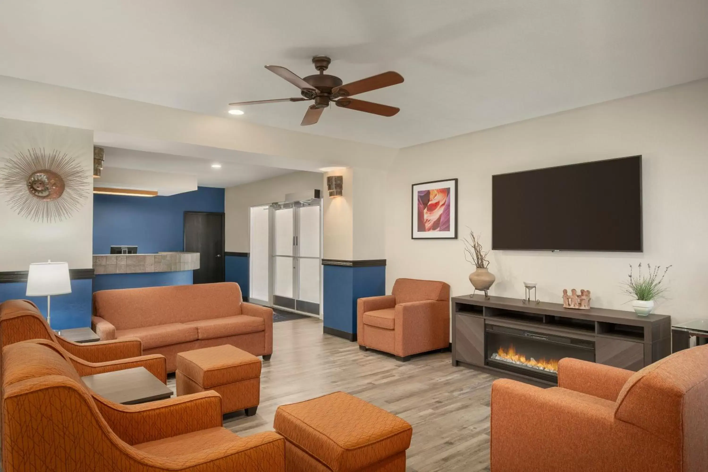 Communal lounge/ TV room, Seating Area in Baymont by Wyndham Casa Grande