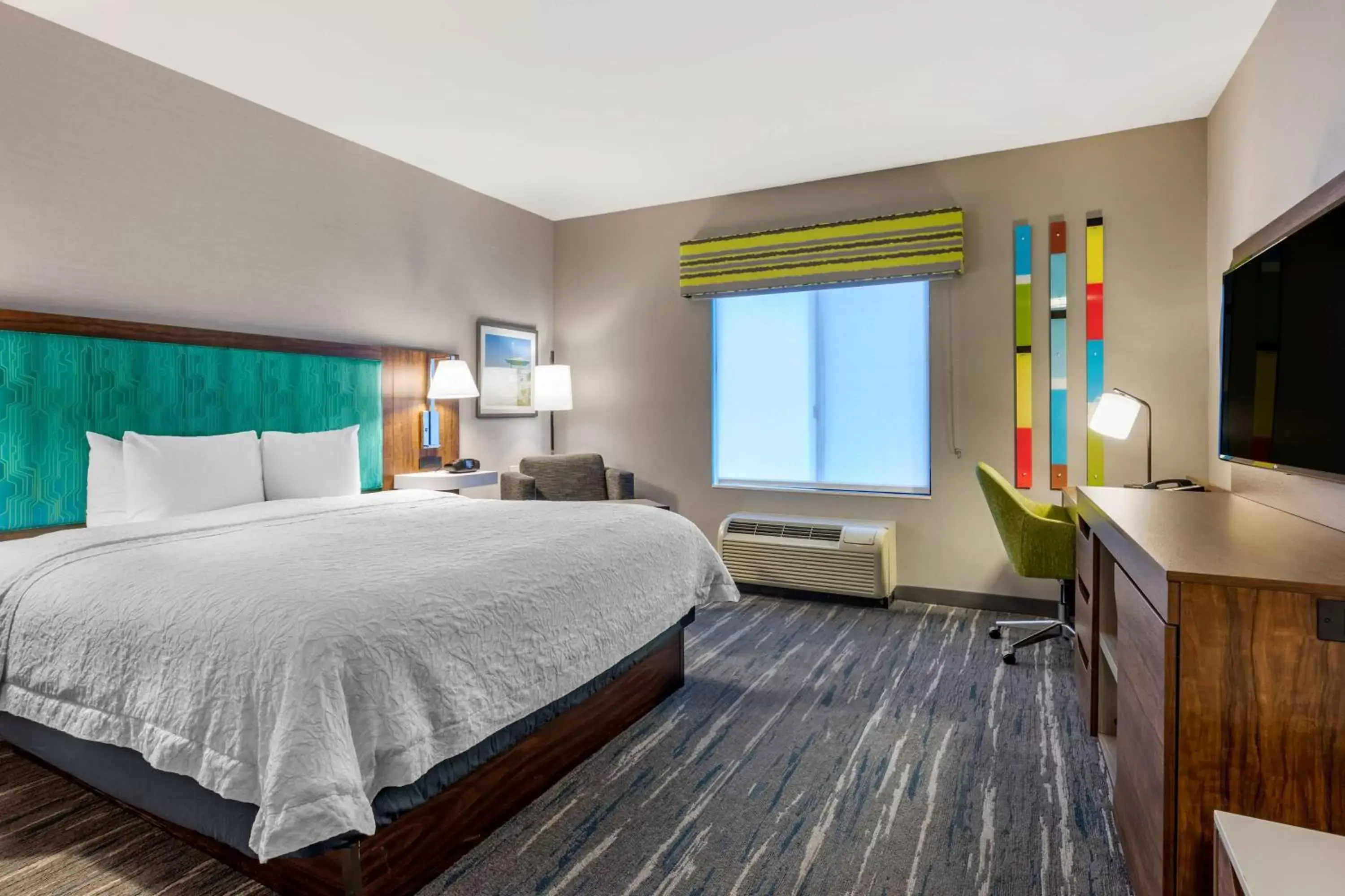 Bedroom, Bed in Hampton Inn Carlsbad North San Diego County Bedroom, Bed in Hampton Inn Carlsbad North San Diego County