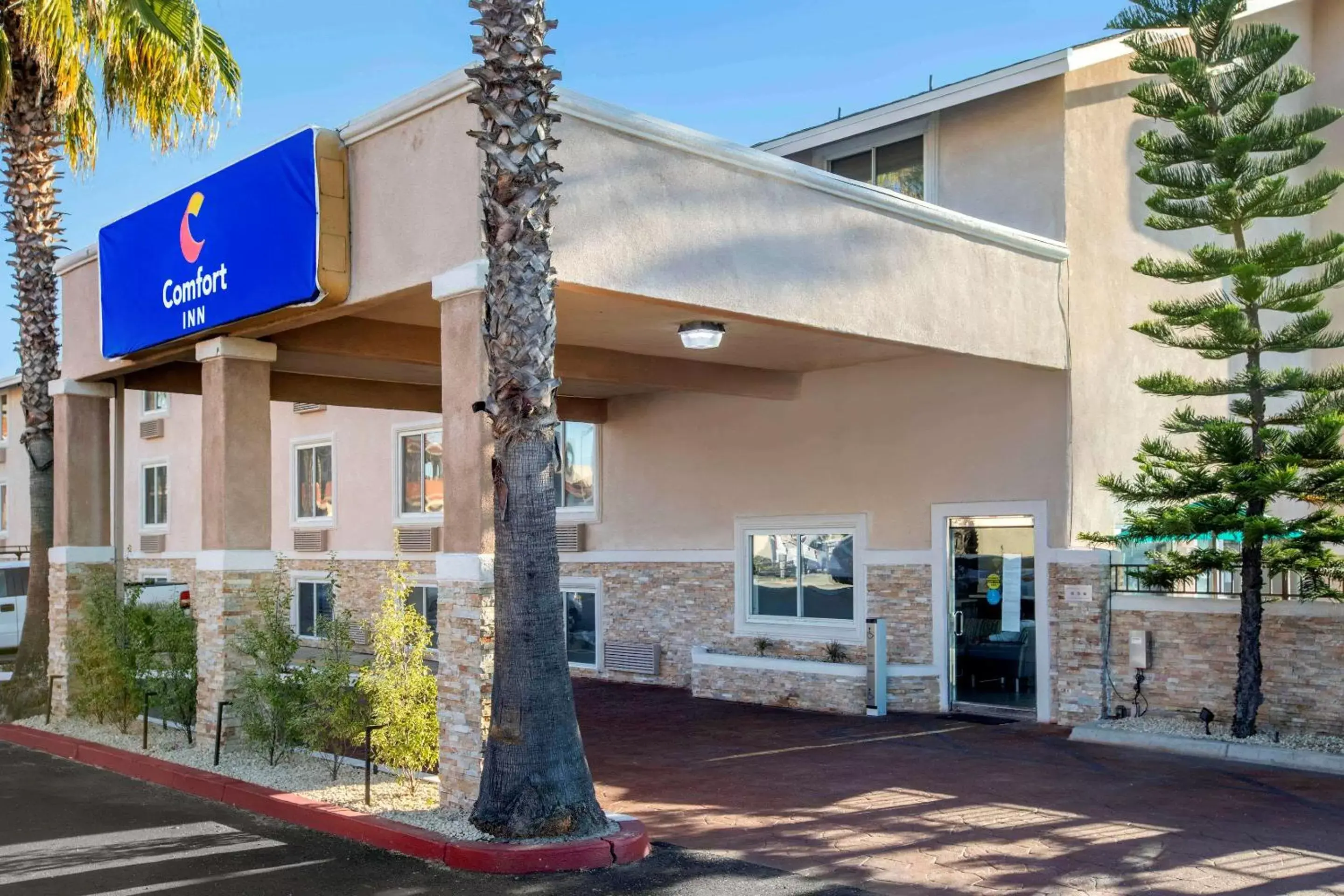 Property building in Comfort Inn San Diego Miramar