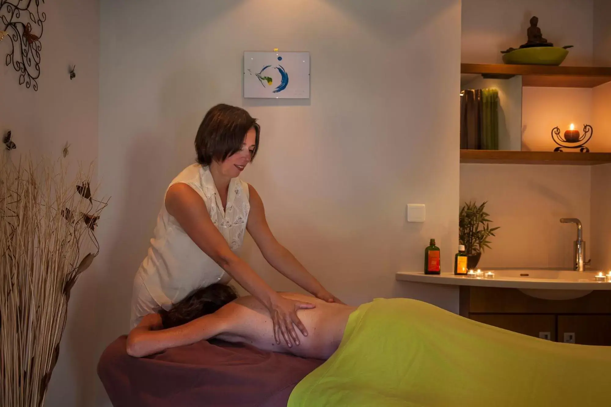 Massage in Logis Hostellerie Motel Au Bois Le Sire