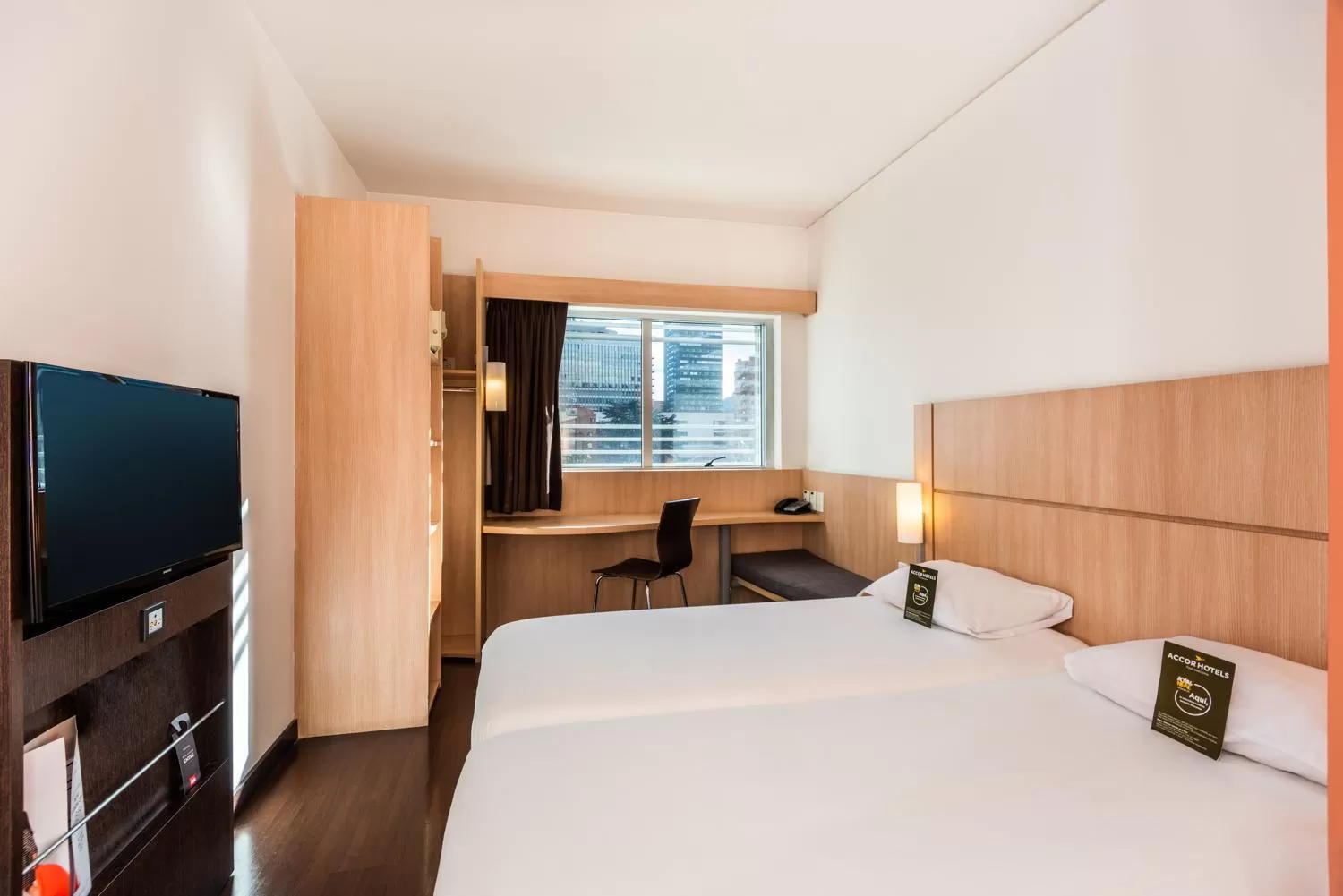 Bed in ibis Bogota Museo