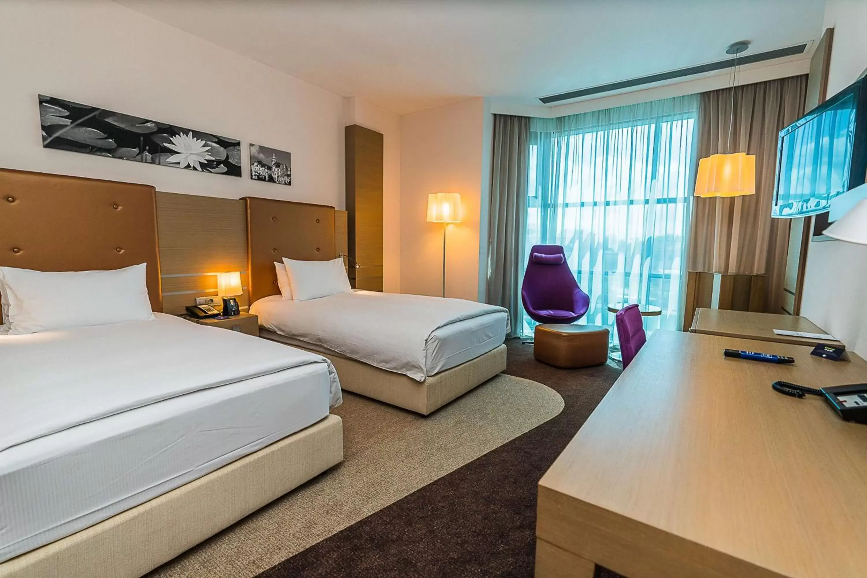 Bedroom in DoubleTree by Hilton Oradea