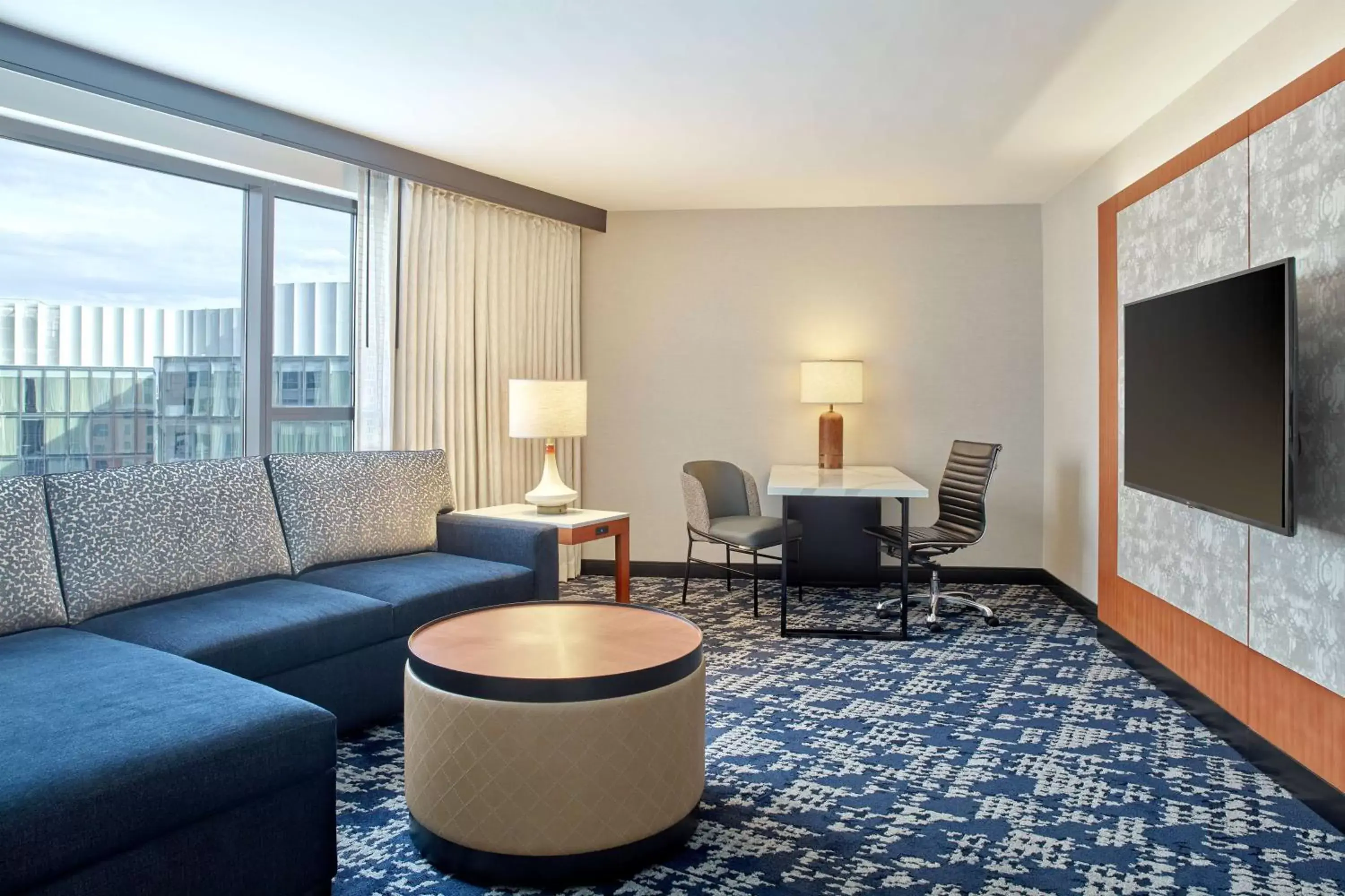 Bedroom, Seating Area in Embassy Suites by Hilton Washington DC Convention Center