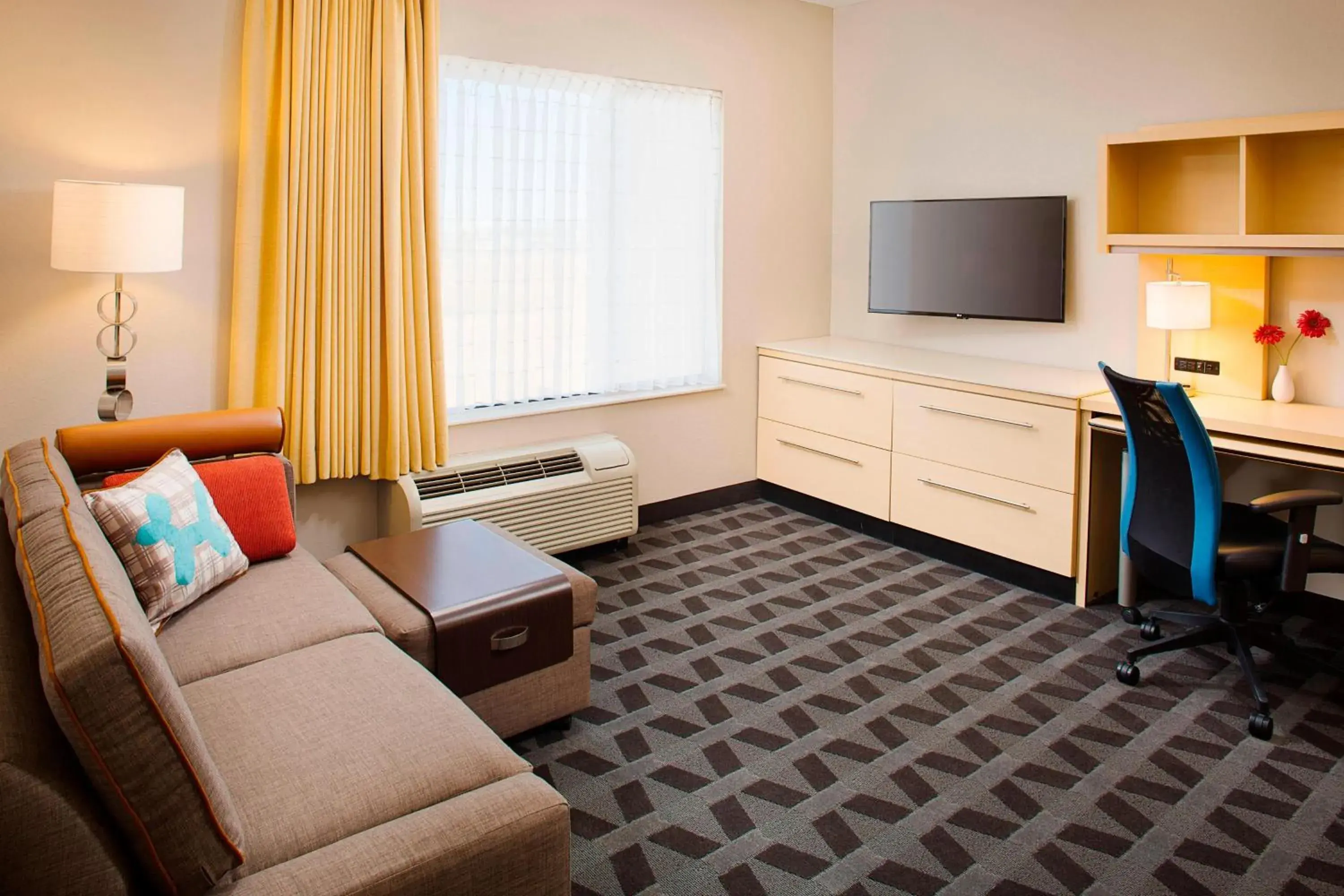 Bedroom, Seating Area in TownePlace Suites by Marriott Phoenix Goodyear