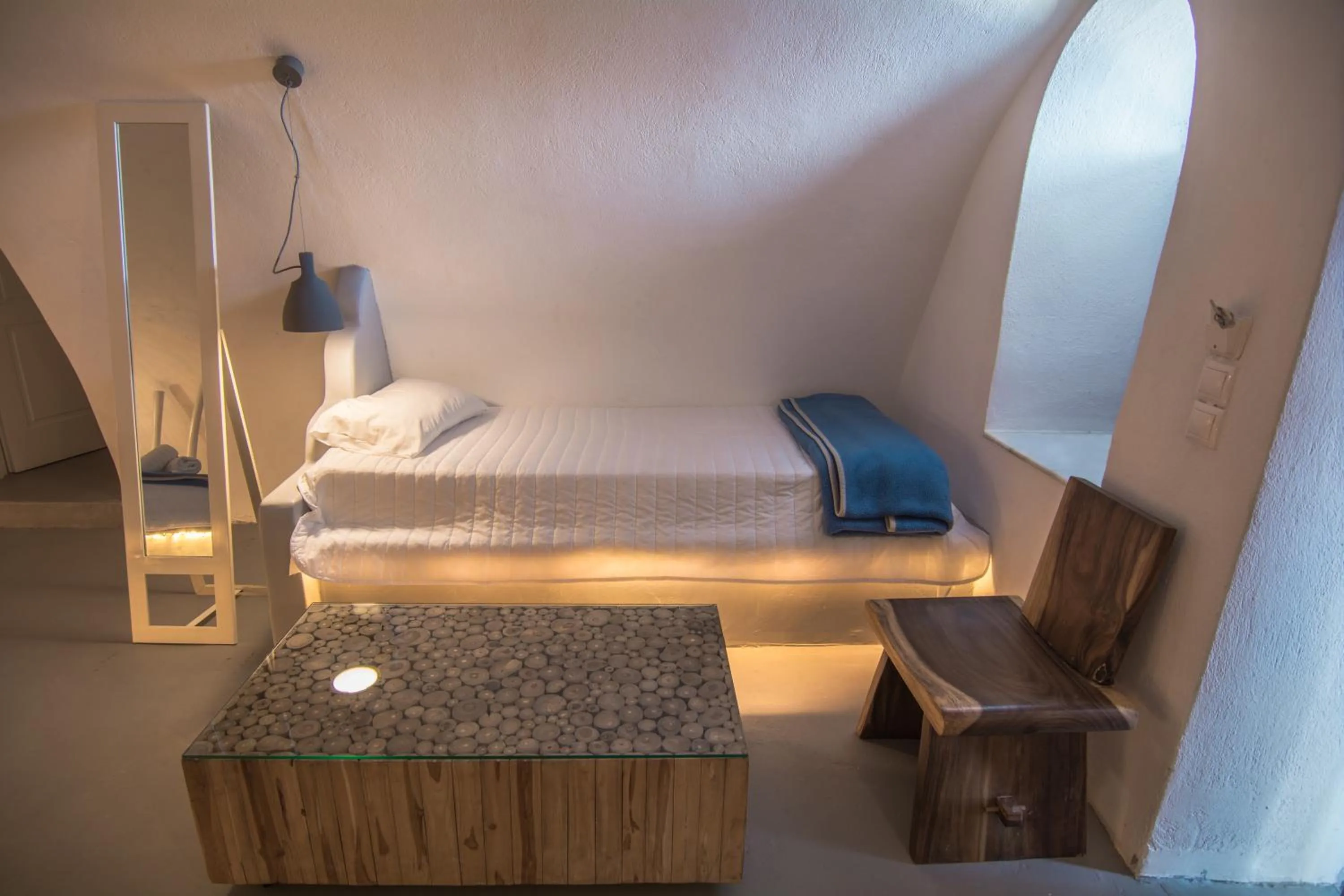 Bed in Loucas on the Cliff