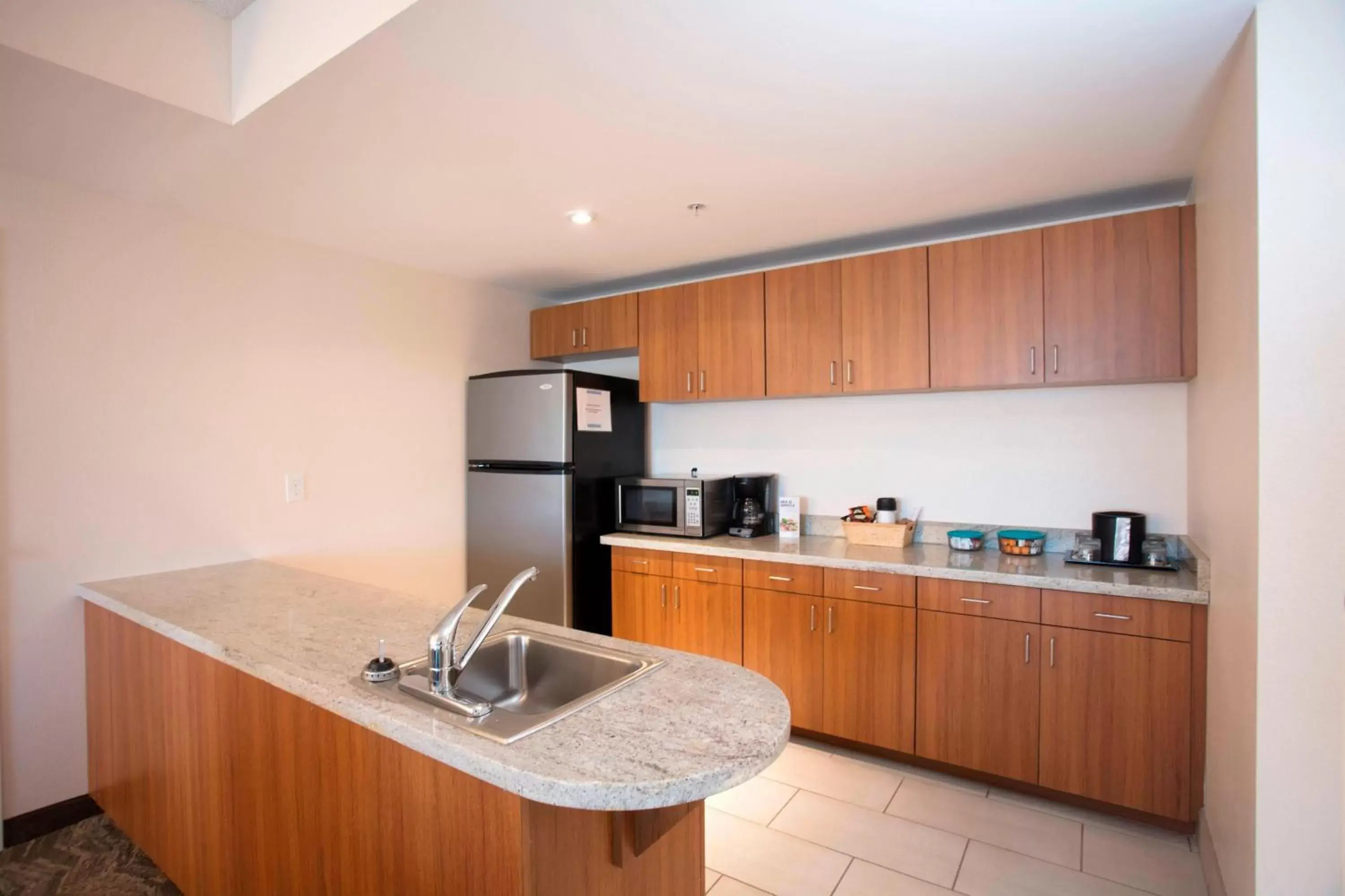 Bedroom, Kitchen/Kitchenette in SpringHill Suites by Marriott Athens West