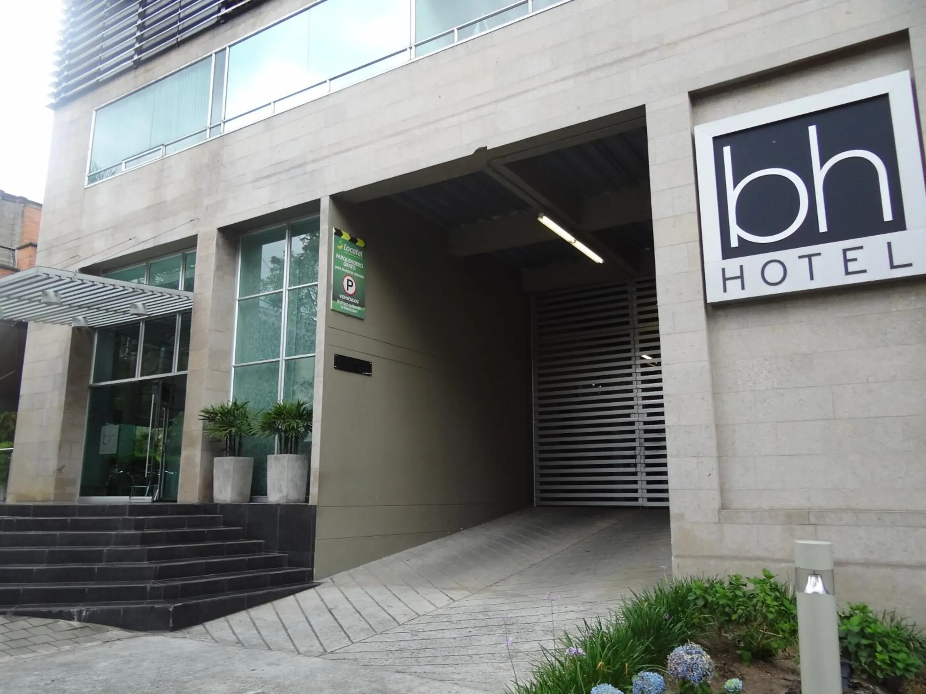 Facade/entrance, Property Logo/Sign in Hotel bh El Poblado