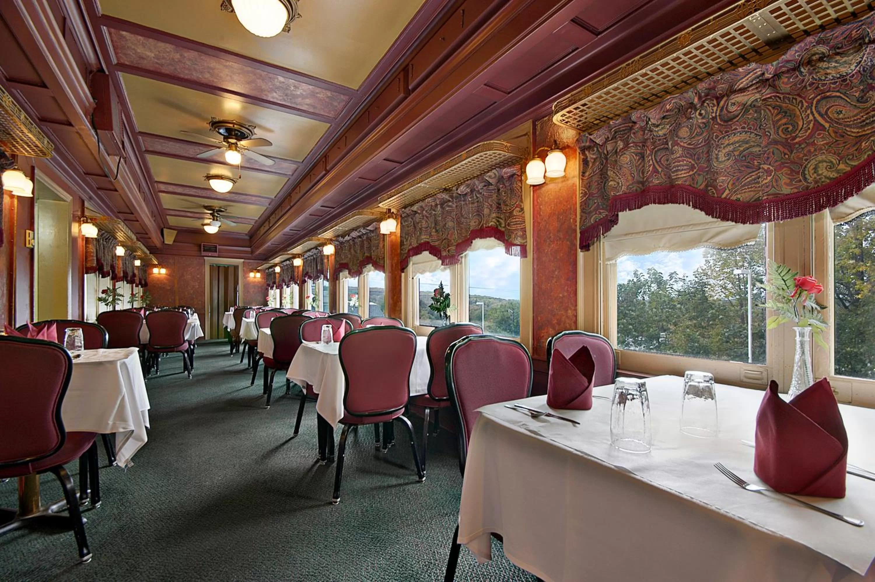 Restaurant/places to eat in Days Inn by Wyndham Tannersville