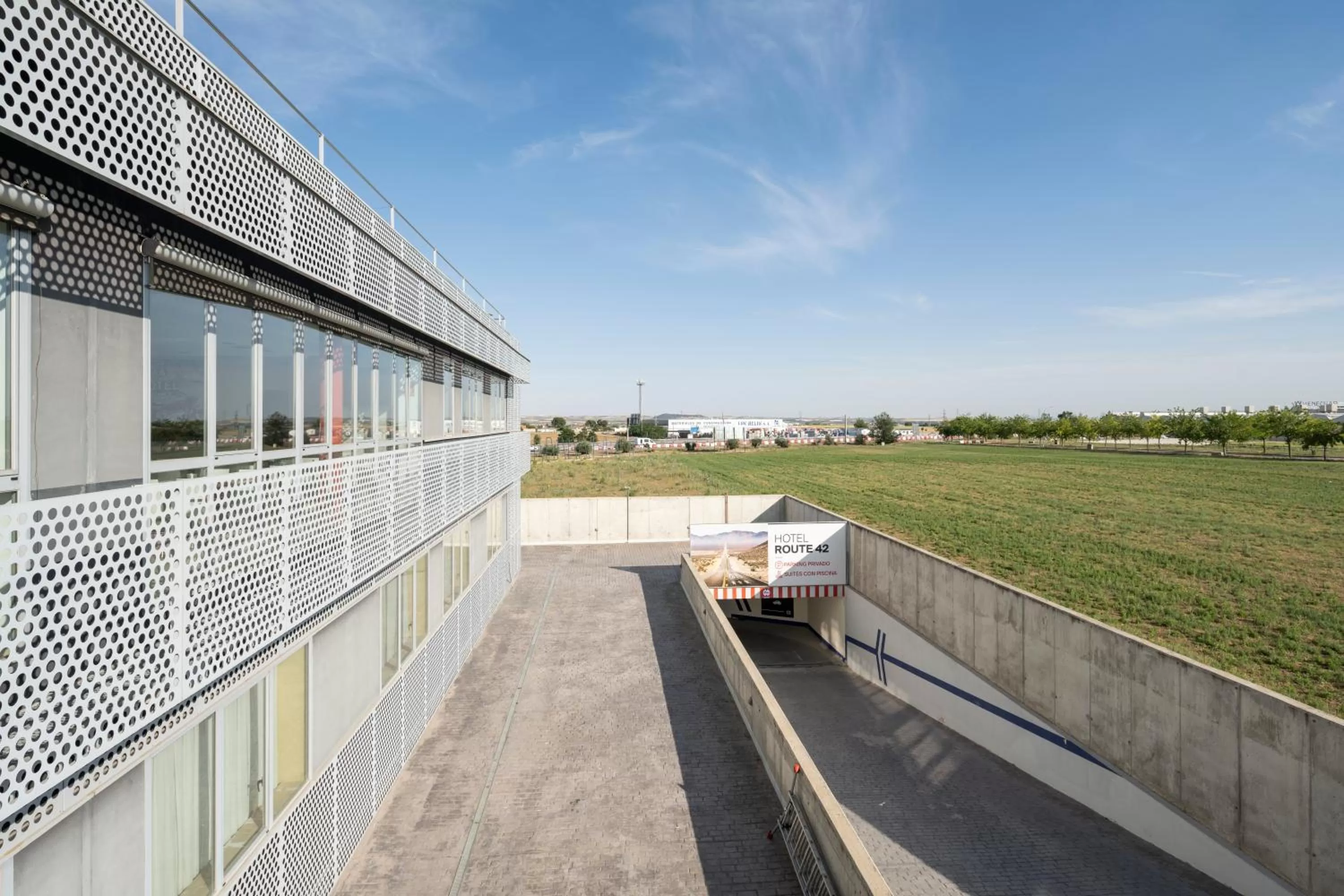 Parking in Alda Route 42