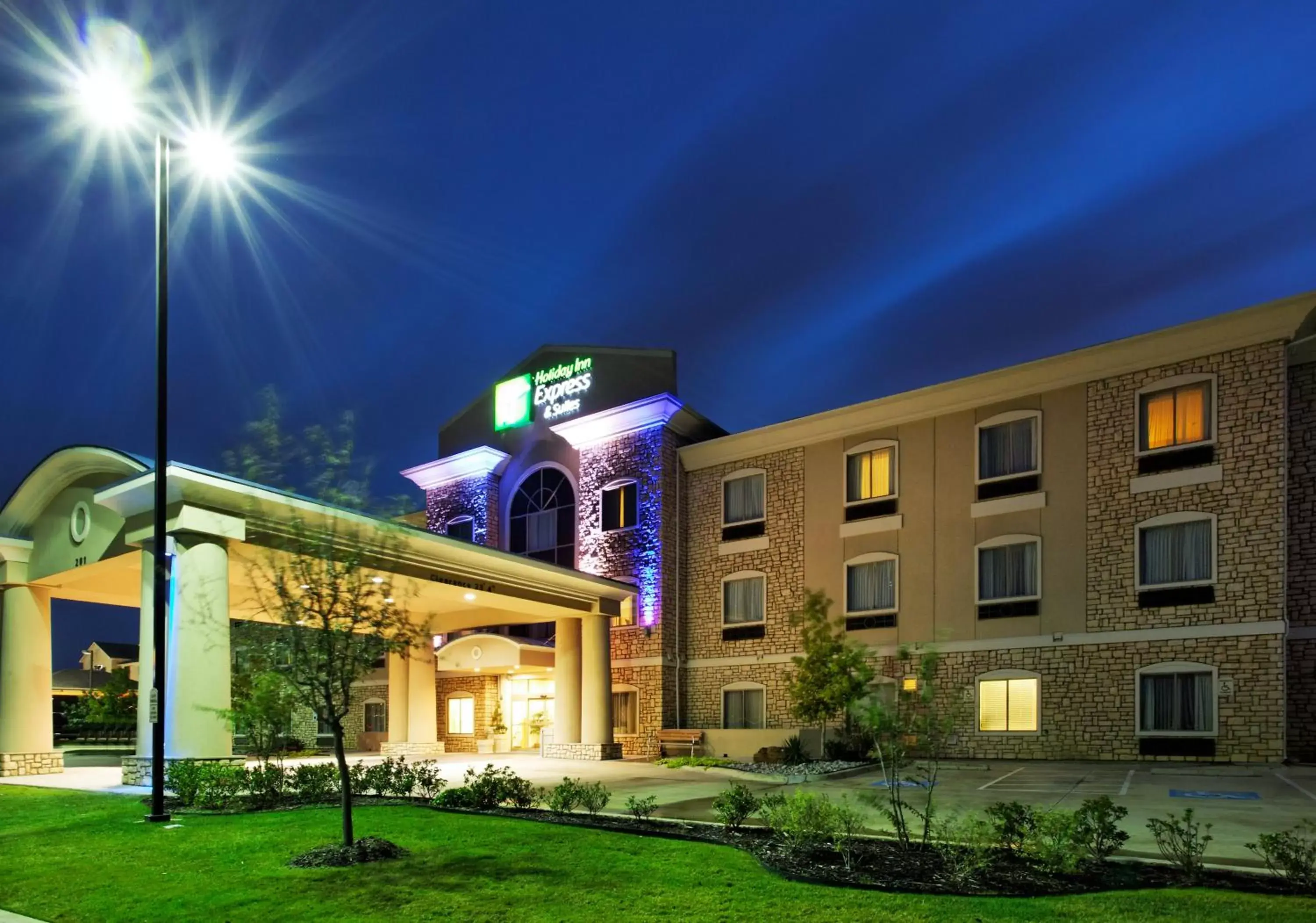 Property Building in Holiday Inn Express Hotel & Suites Mansfield, an IHG Hotel