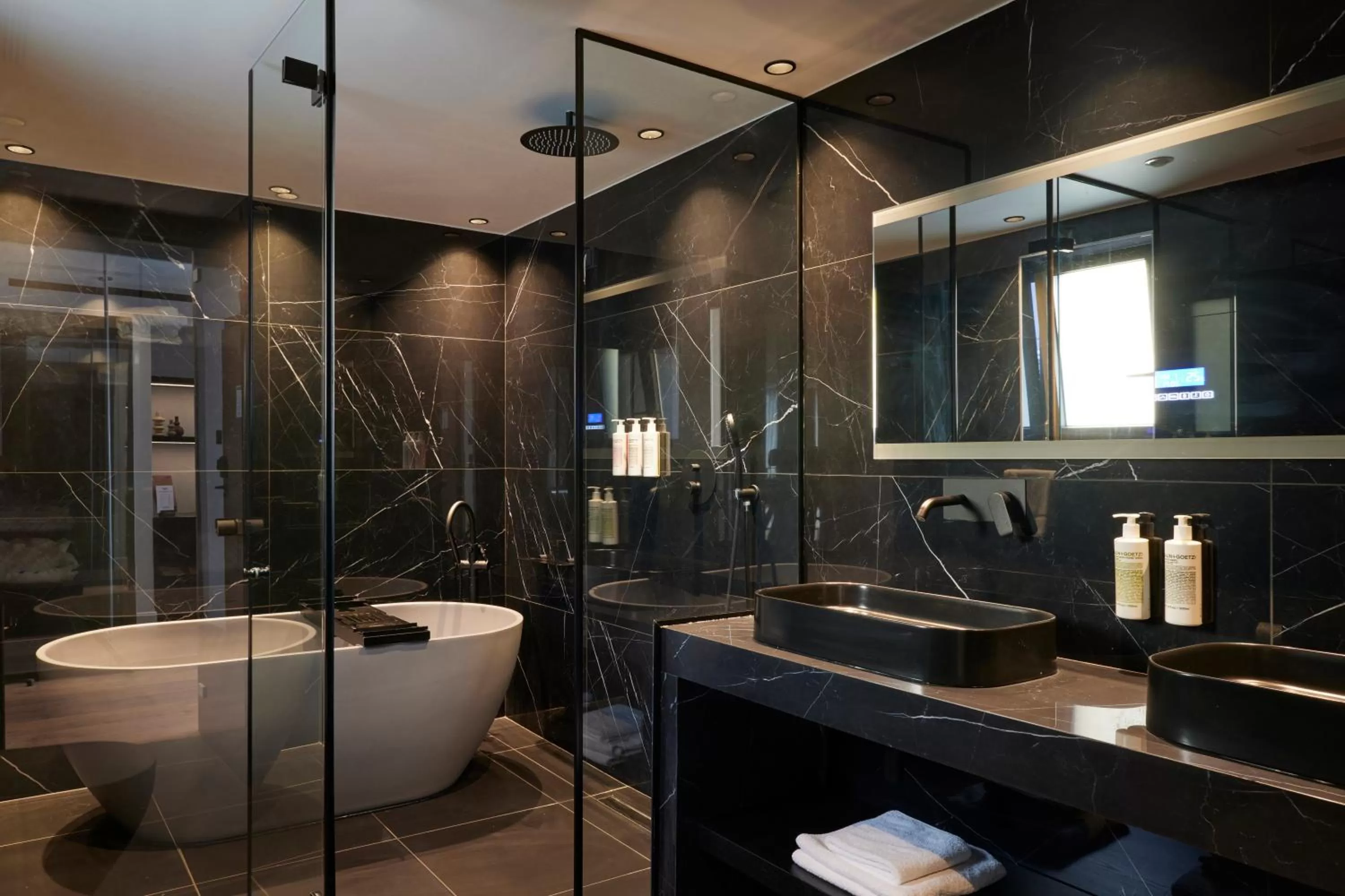 Bathroom in Teight Hotel