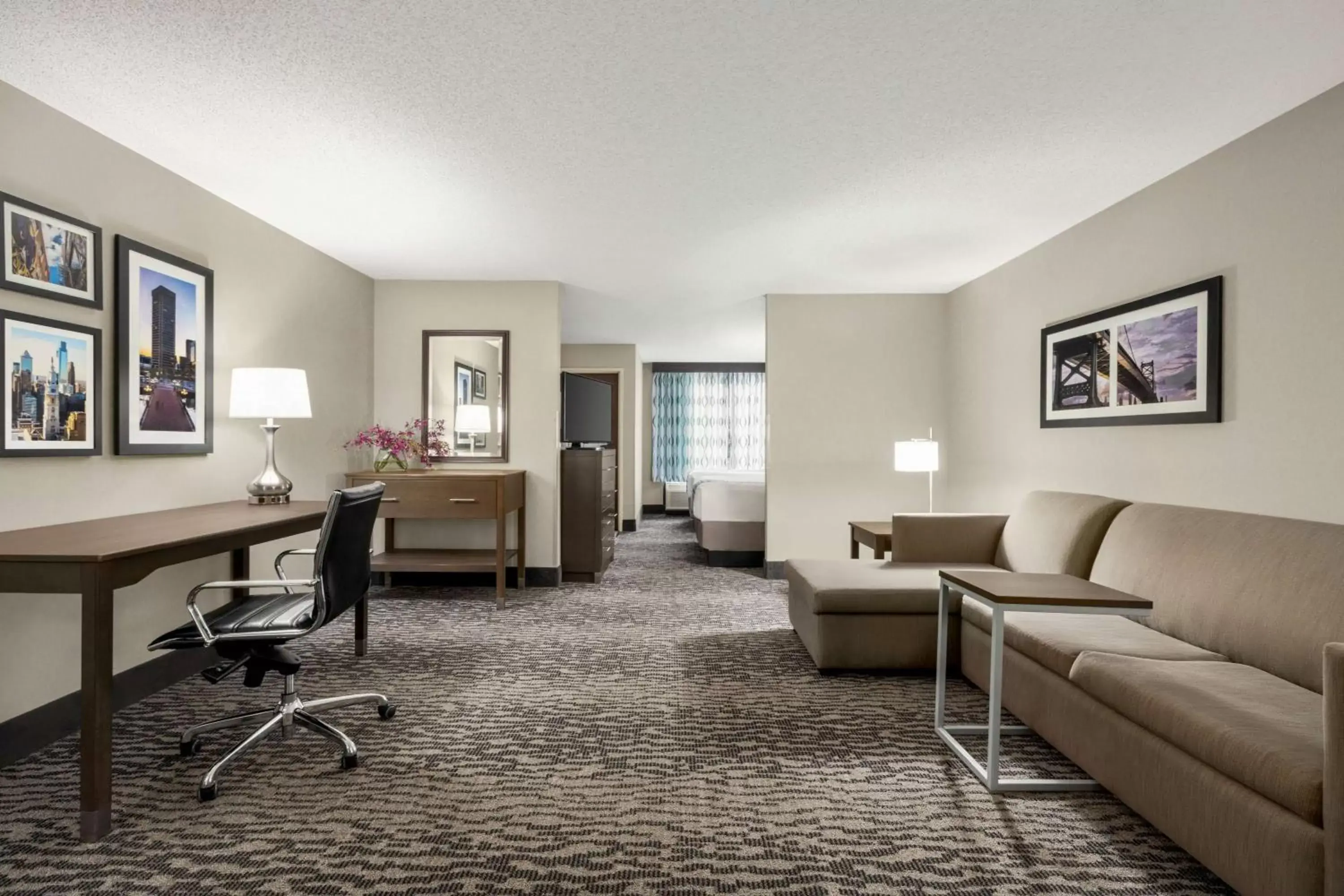 Bed, Seating Area in La Quinta by Wyndham Newark - Elkton