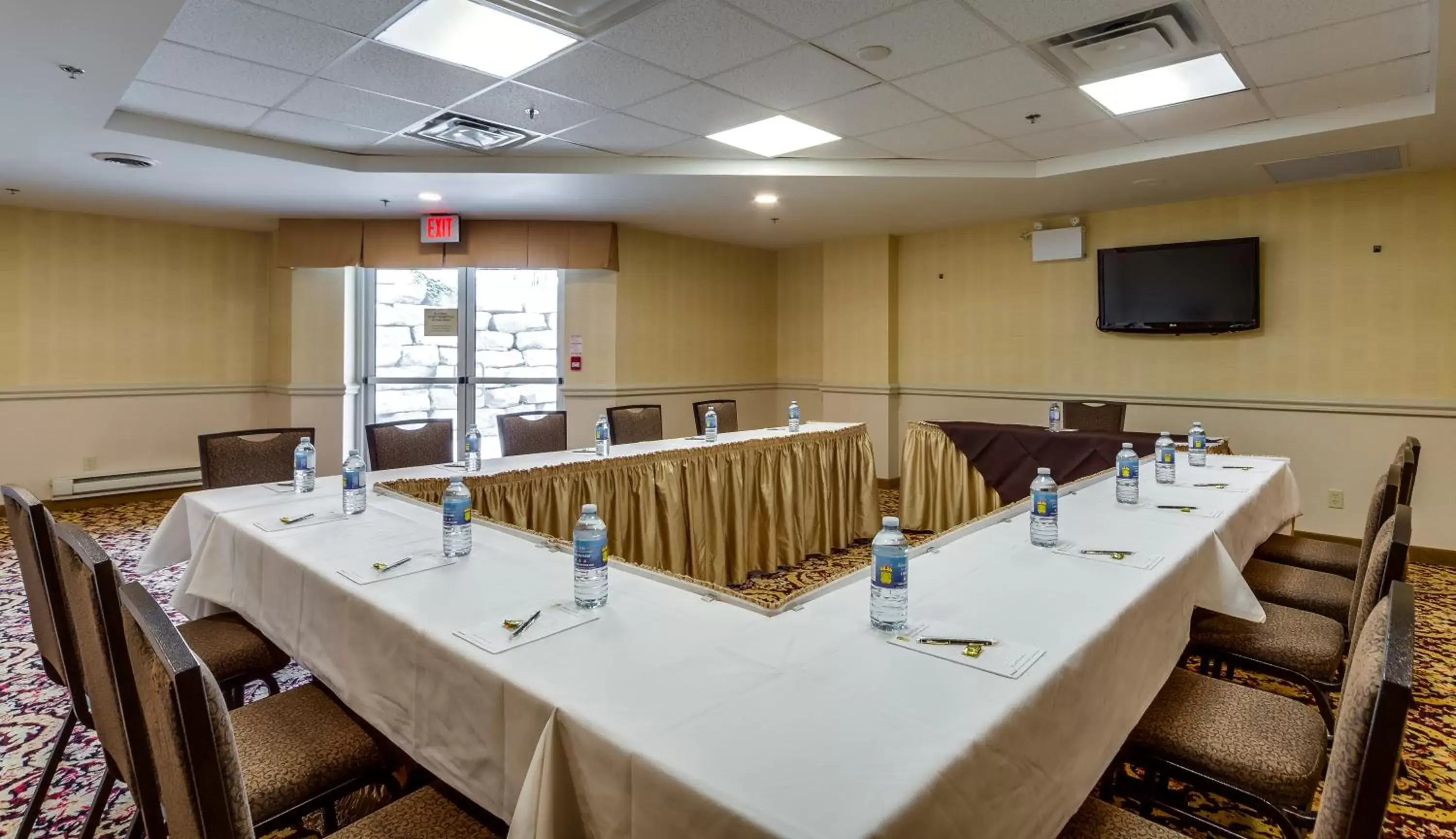 Banquet/Function facilities in Monte Carlo Inn & Suites Downtown Markham
