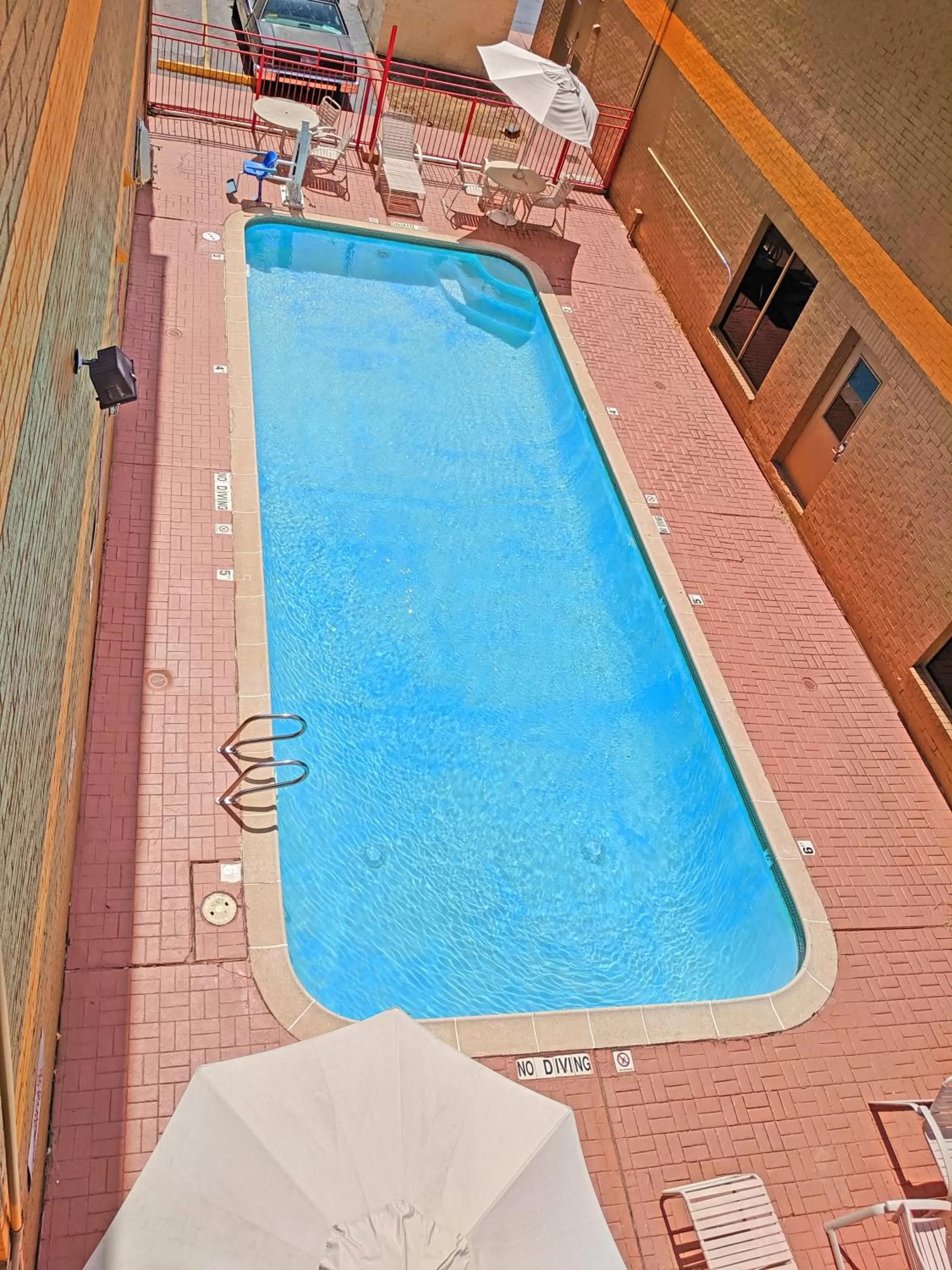 Swimming pool in Travelodge by Wyndham Houston Hobby Airport