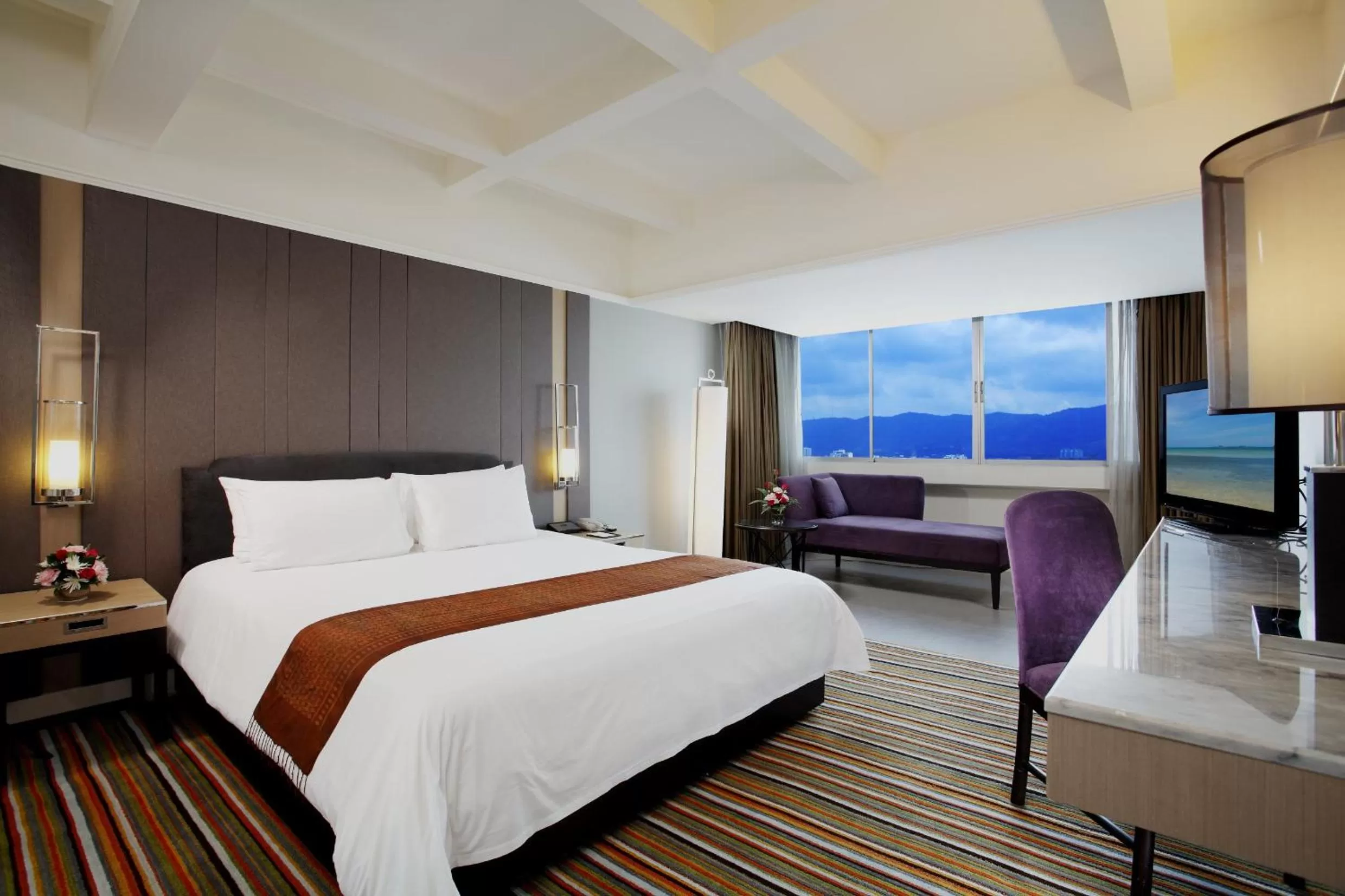 Photo of the whole room, Bed in Centara Hotel Hat Yai