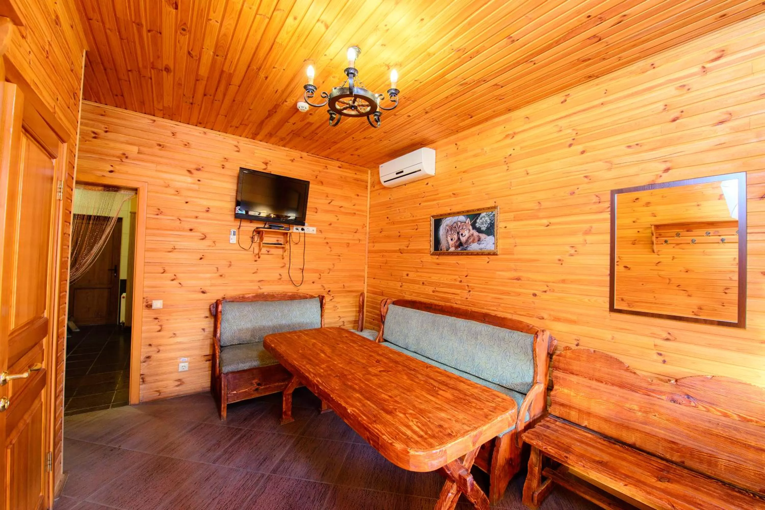 Sauna, Dining Area in Petrovskyi Brovar