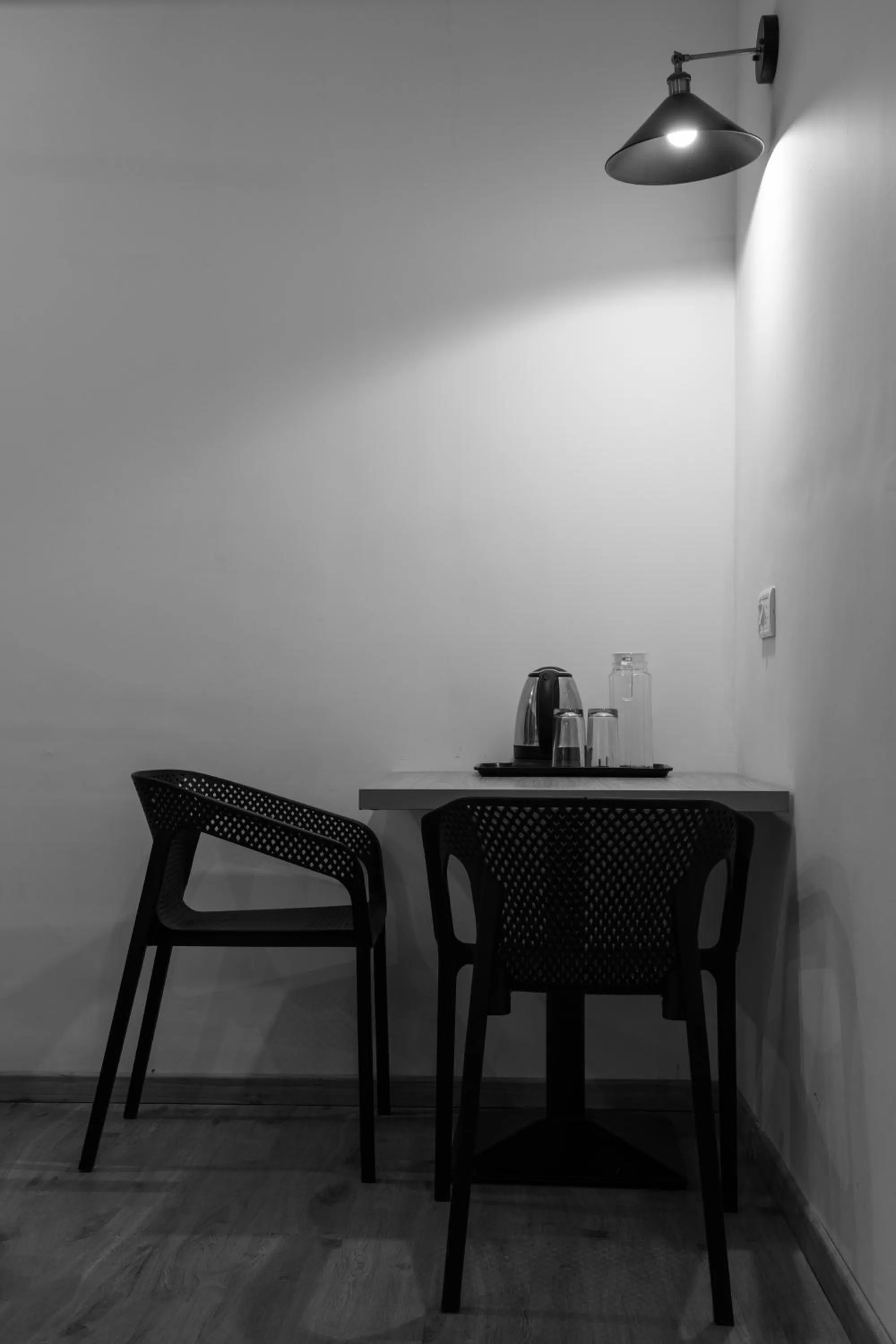 Convastay Prestige- Near Apollo Hospital & US Consulate