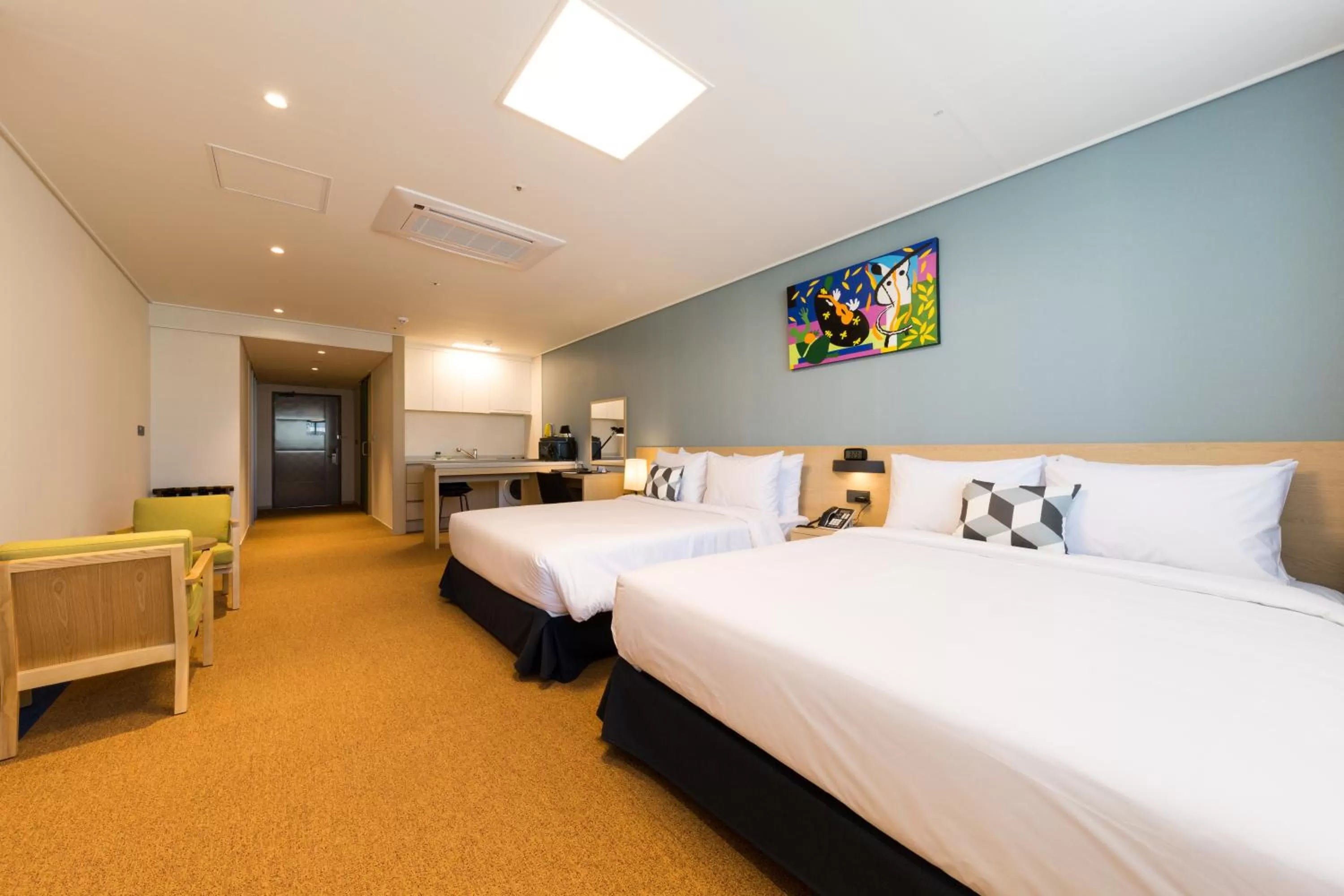 Bed in Days Hotel & Suites by Wyndham Incheon Airport