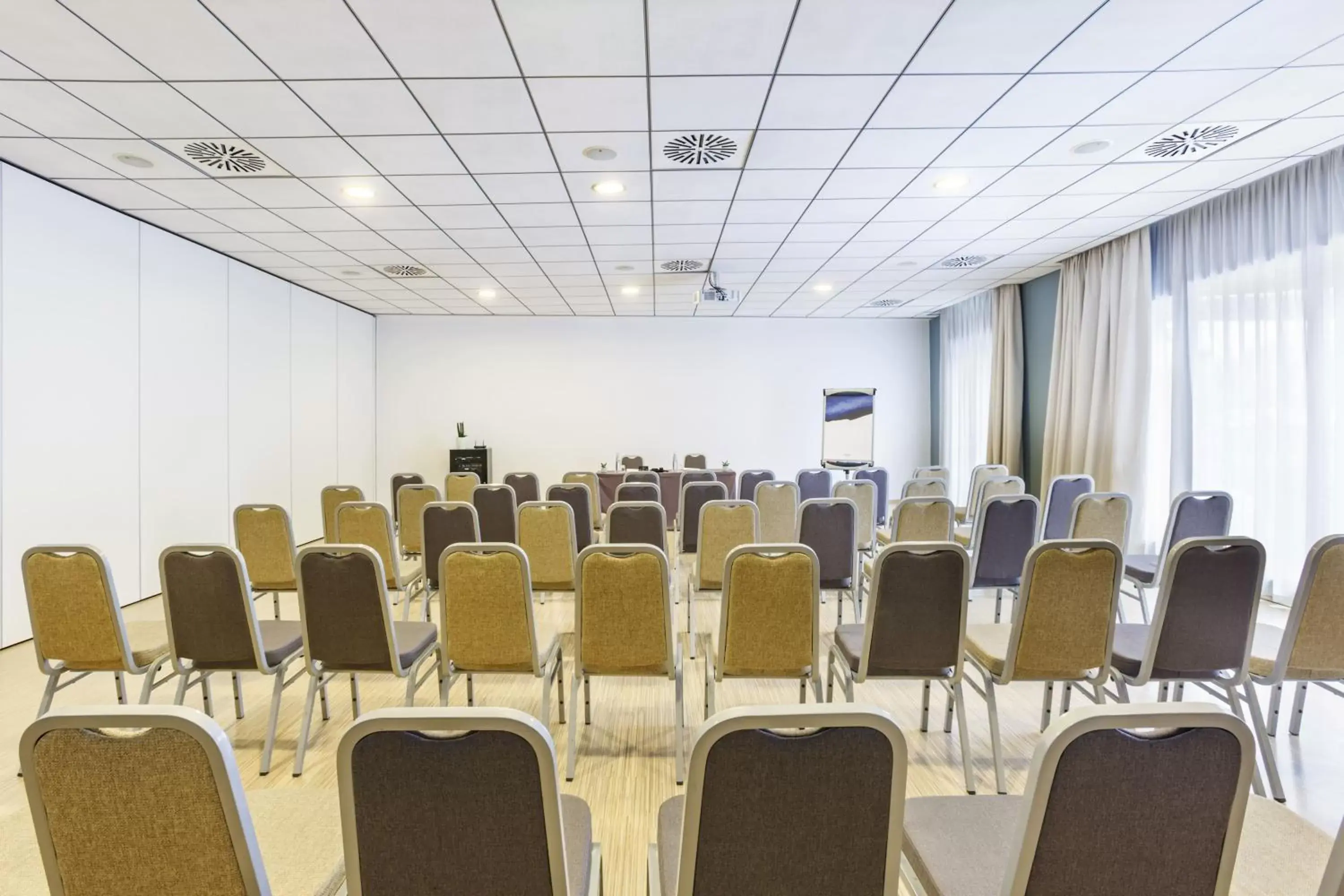 Meeting/conference room in voco Venice Mestre - The Quid, an IHG Hotel