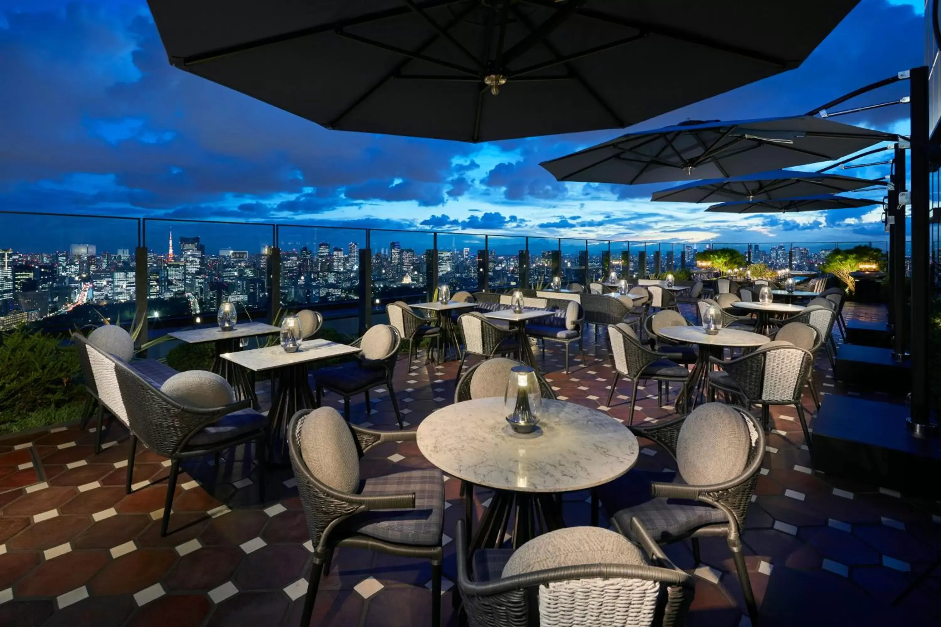 Restaurant/Places to Eat in Four Seasons Hotel Tokyo at Otemachi