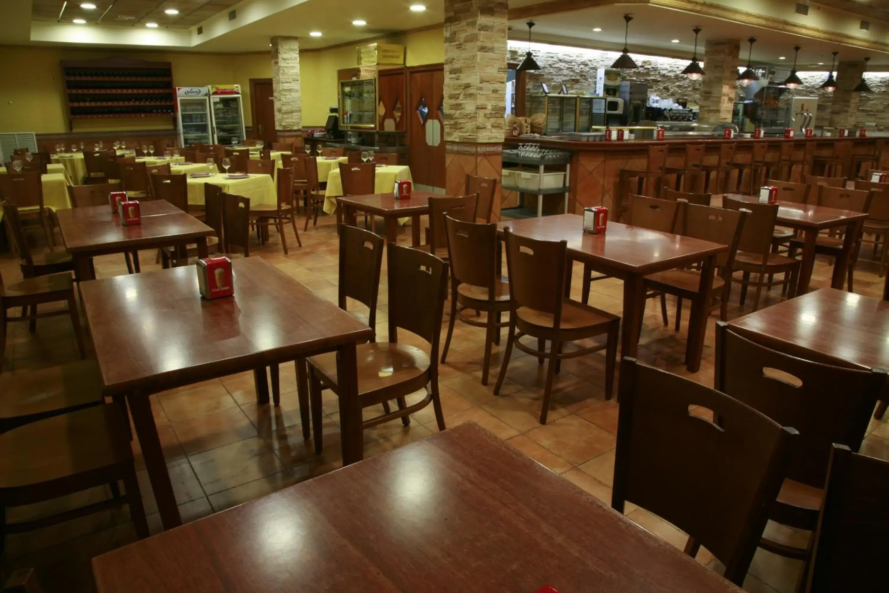 Restaurant/Places to Eat in HOSTAL EL POLIGONO
