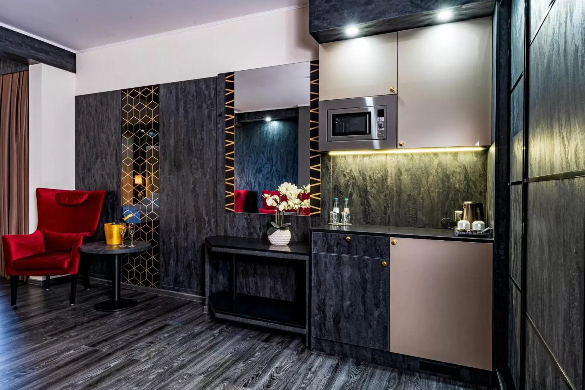 minibar in PLAZA Premium Schwerin Sure Hotel Collection by Best Western