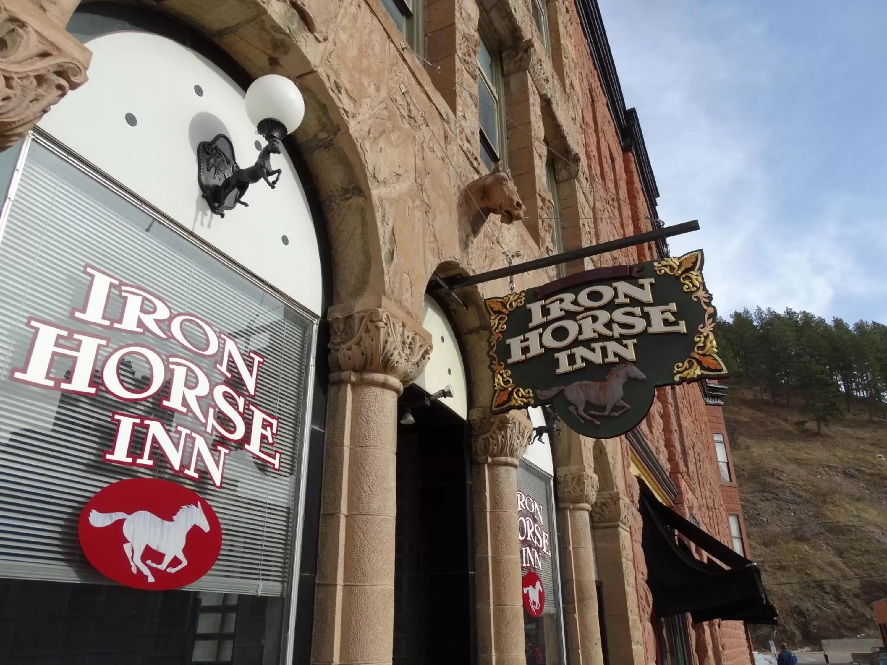 Facade/entrance, Property Logo/Sign in Historic Iron Horse Inn - Deadwood