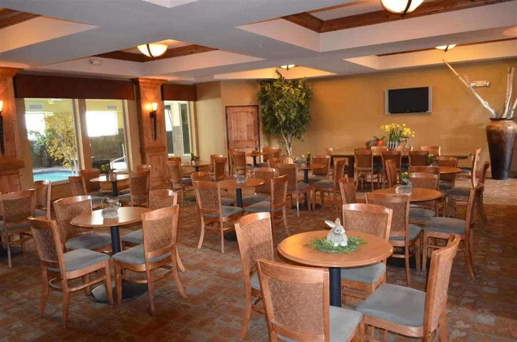 Restaurant/places to eat in Inn at Cross Keys Station