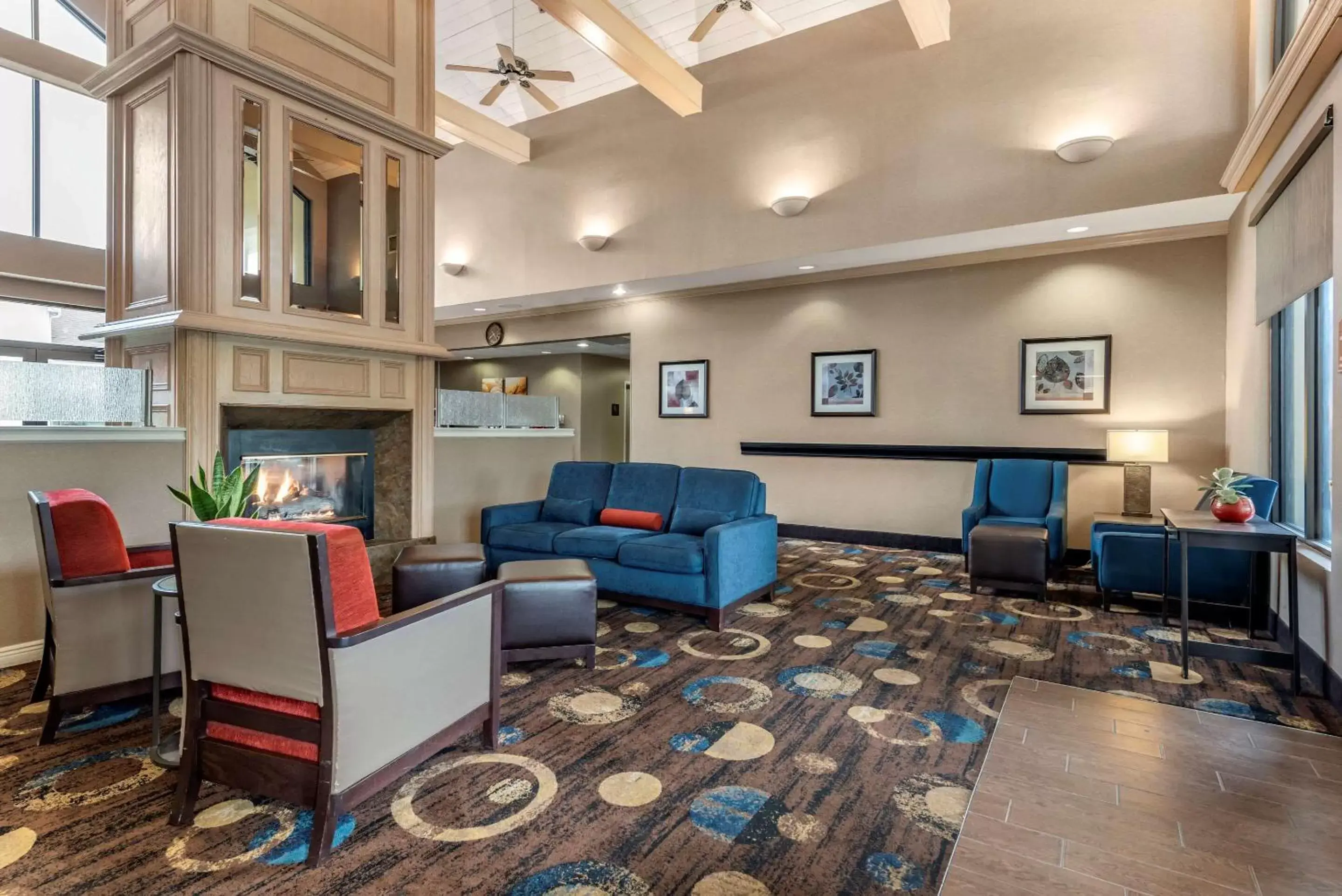 Lobby or reception, Lobby/Reception in Comfort Inn & Suites Warsaw near US-30