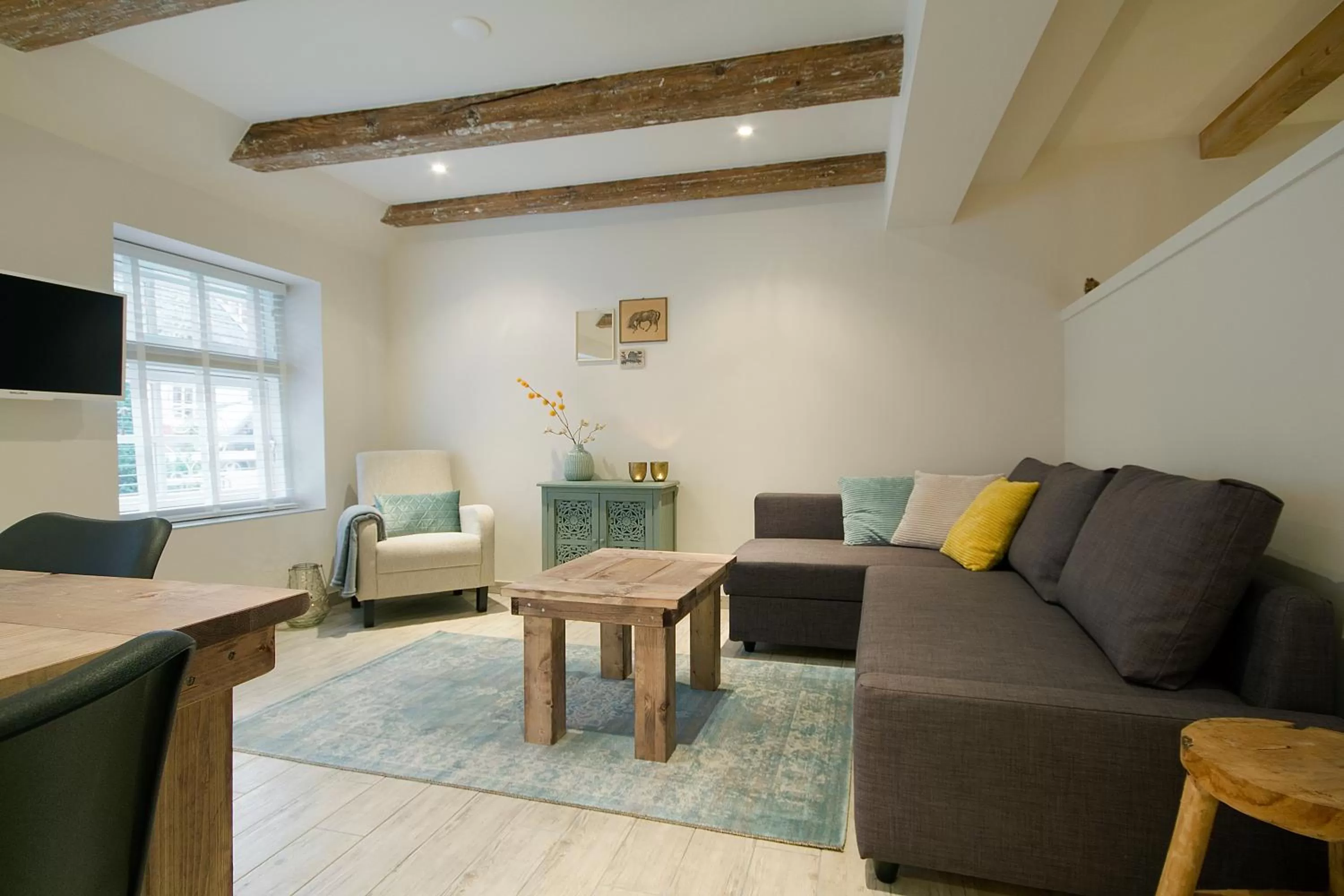 TV and multimedia in "Karel de Grote" Bergen