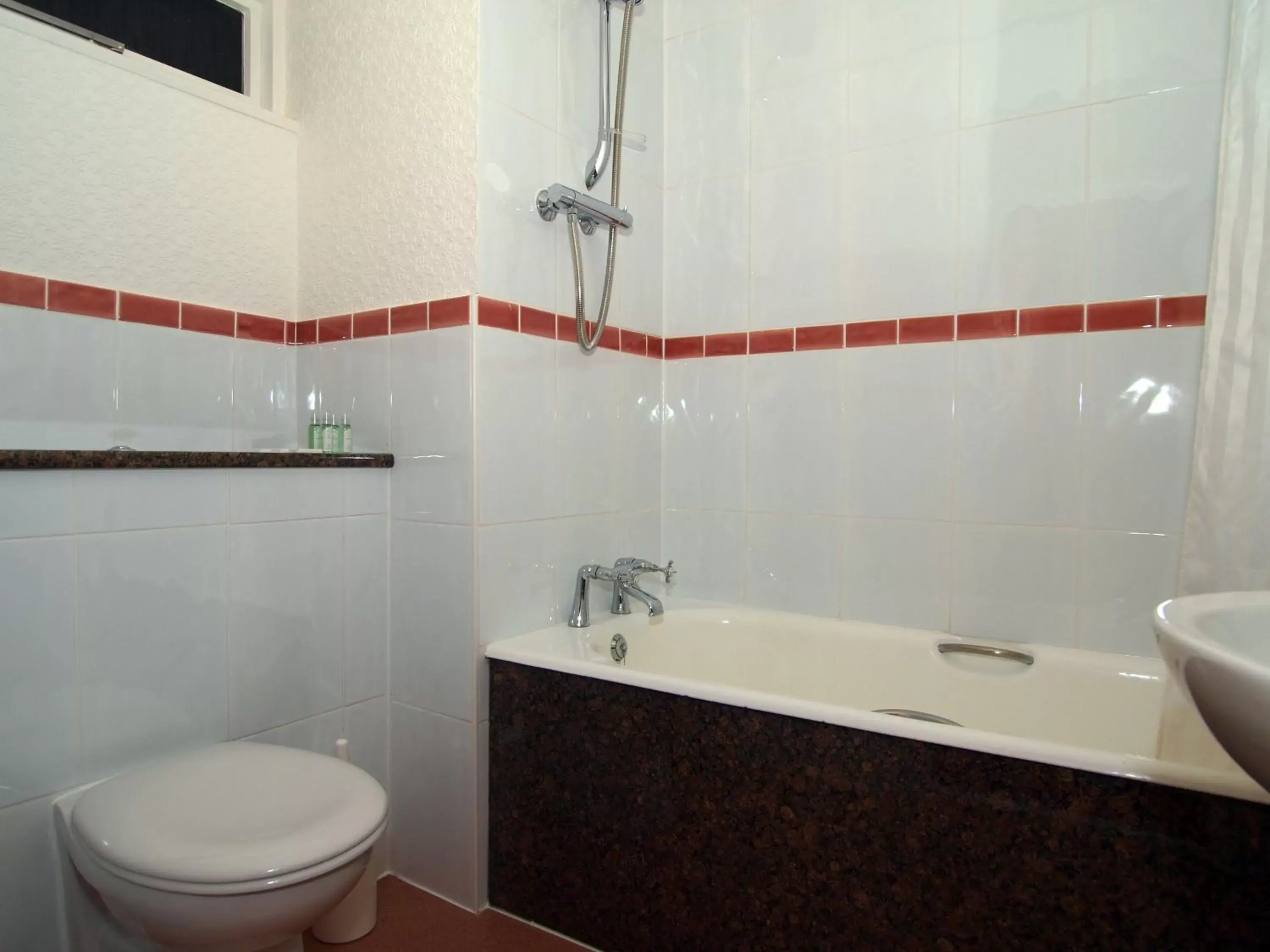 Bathroom in Brambletye Hotel