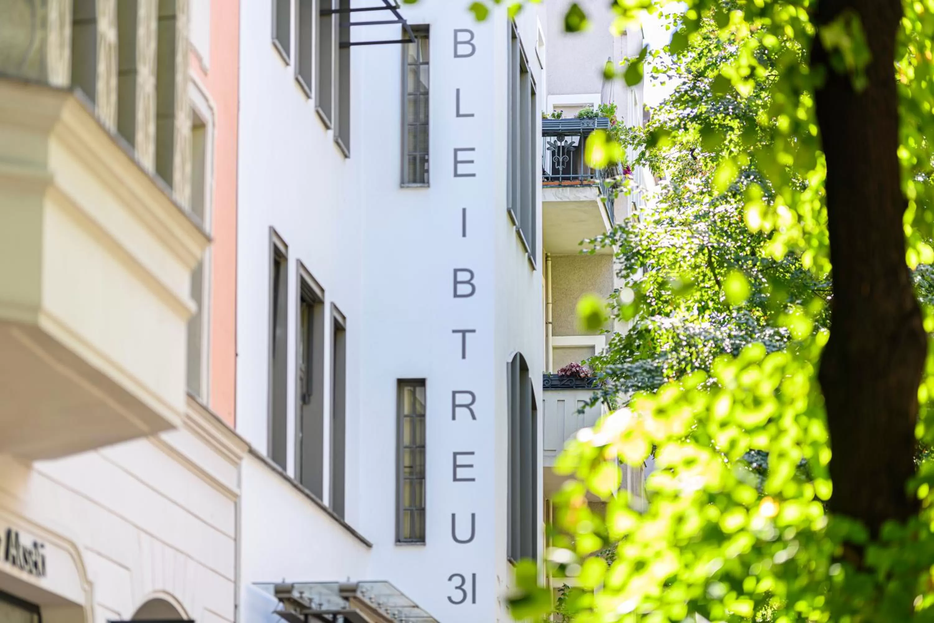 Property building in Hotel Bleibtreu Berlin by Golden Tulip