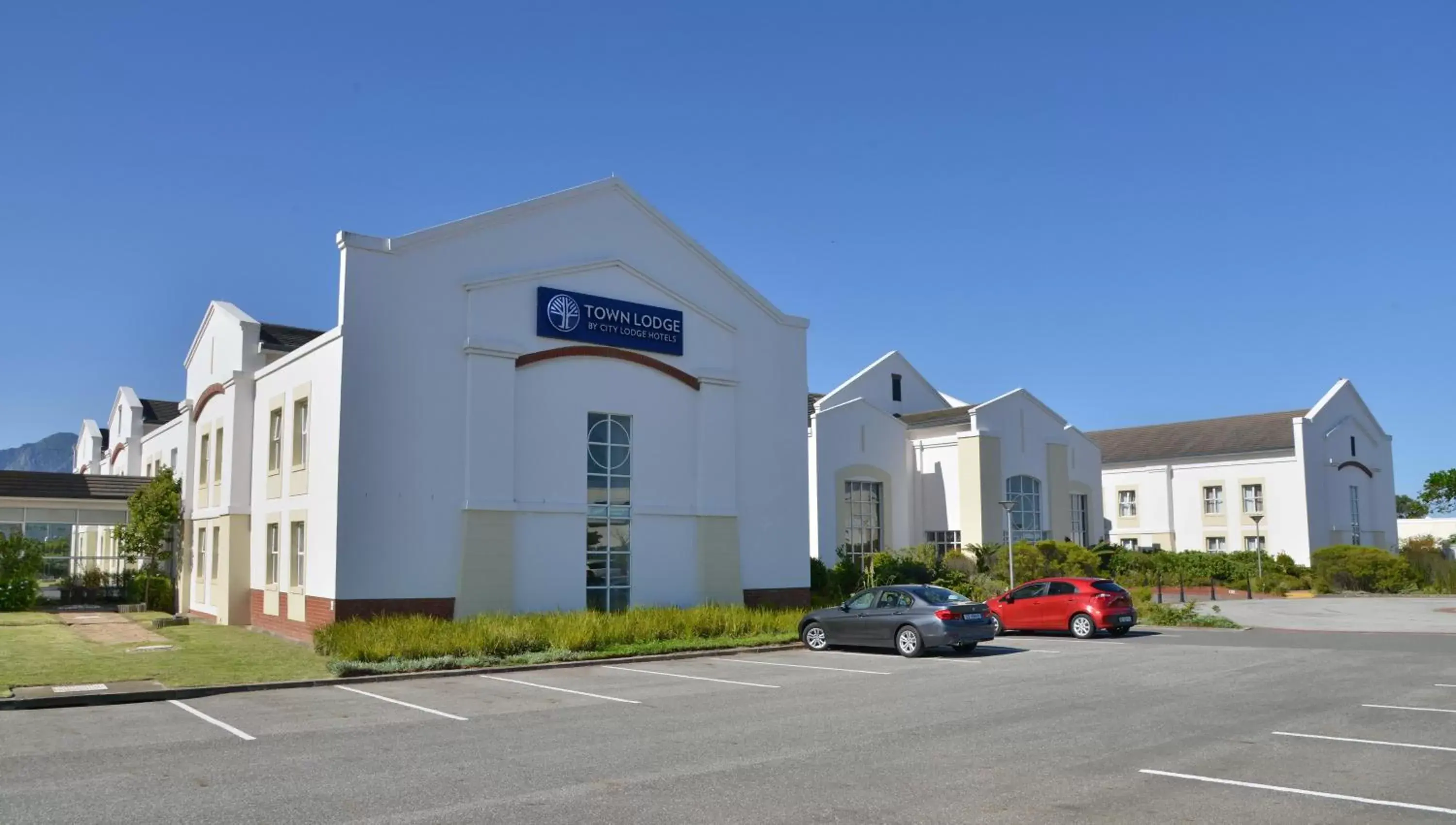 Facade/entrance, Property Building in Town Lodge George