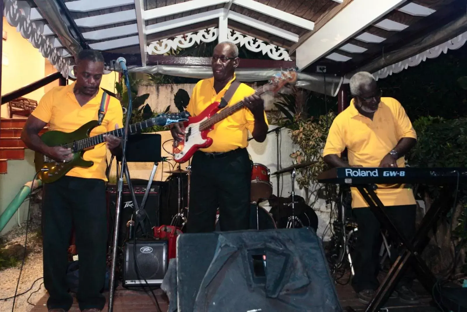 Evening entertainment in Coconut Court Beach Hotel