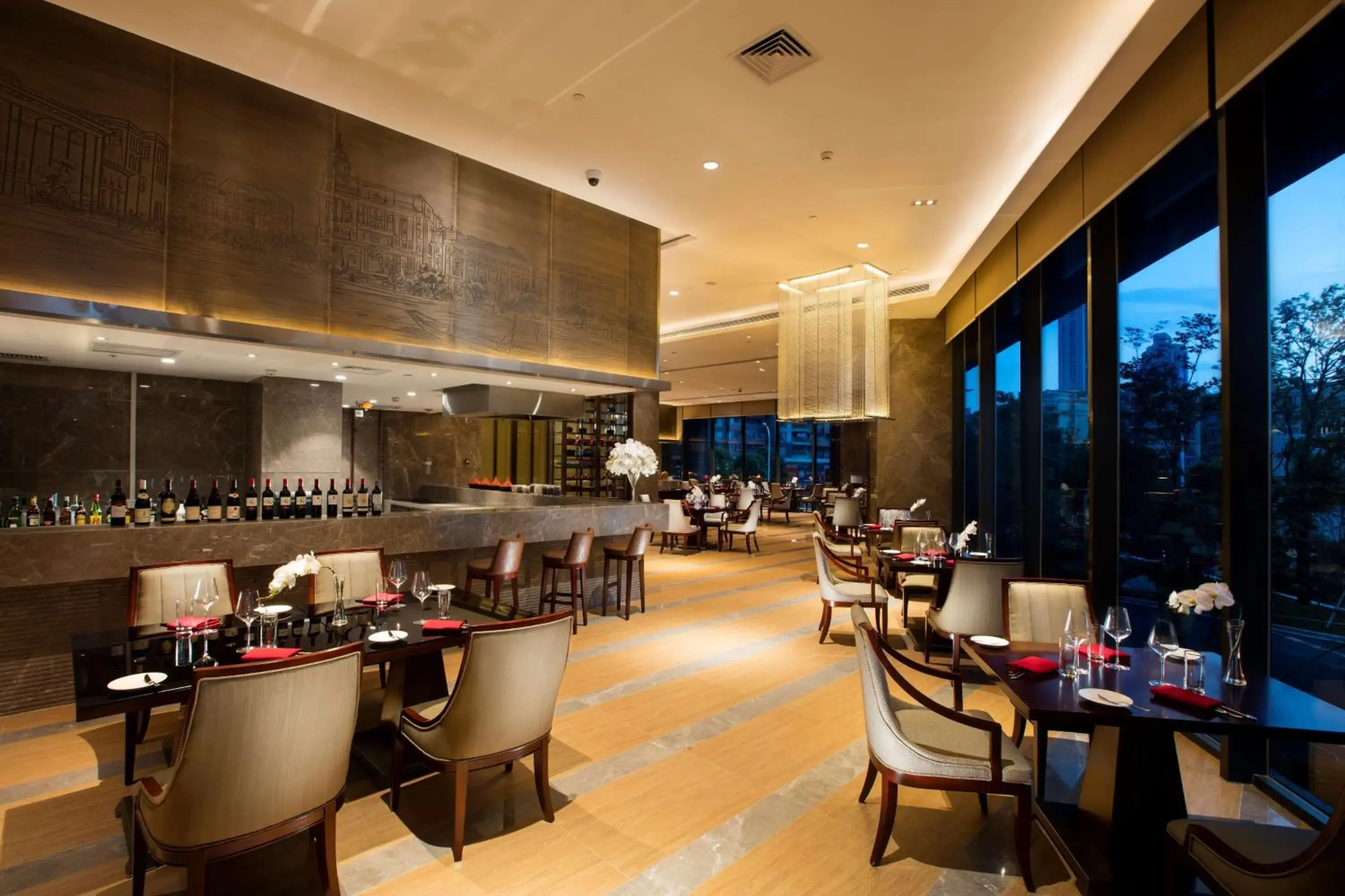 Restaurant/Places to Eat in Hilton Wuhan Riverside