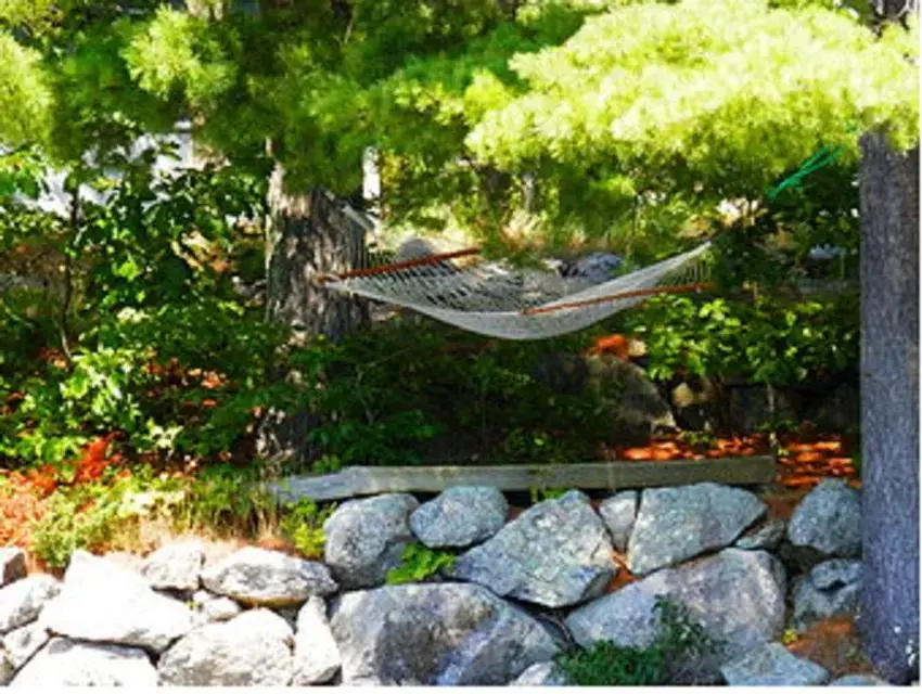 Facade/entrance, Garden in Follansbee Inn