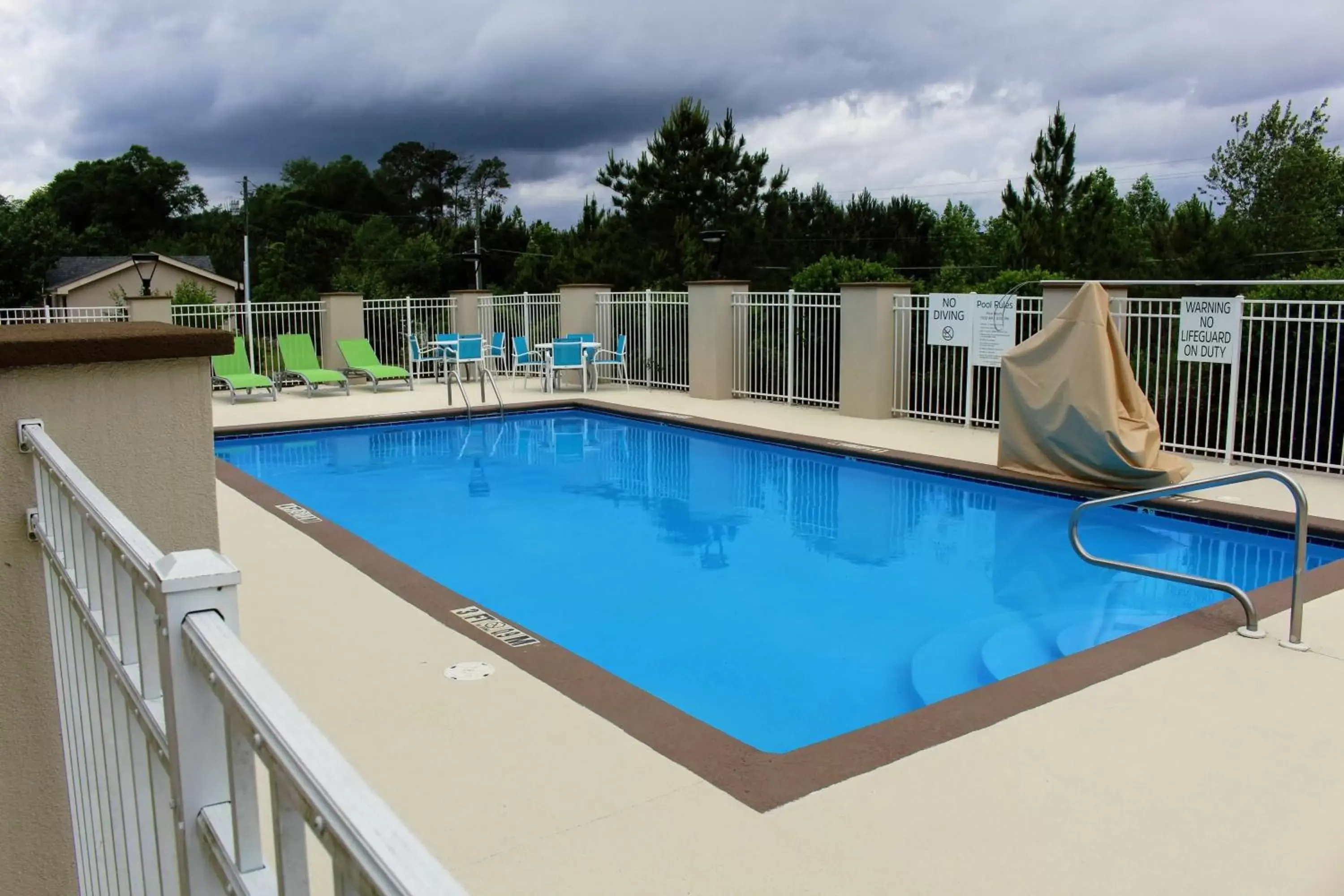 Swimming Pool in Holiday Inn Express & Suites - Enterprise, an IHG Hotel