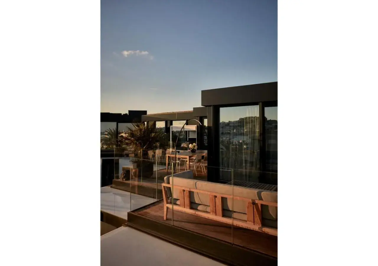 Balcony/Terrace in Sir Joan Hotel